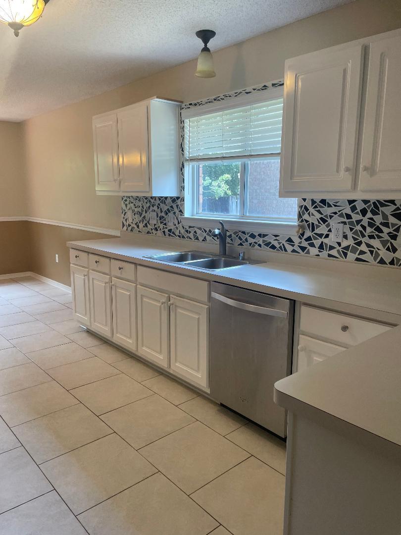 SUGAR CREEK S/D - Residential Lease