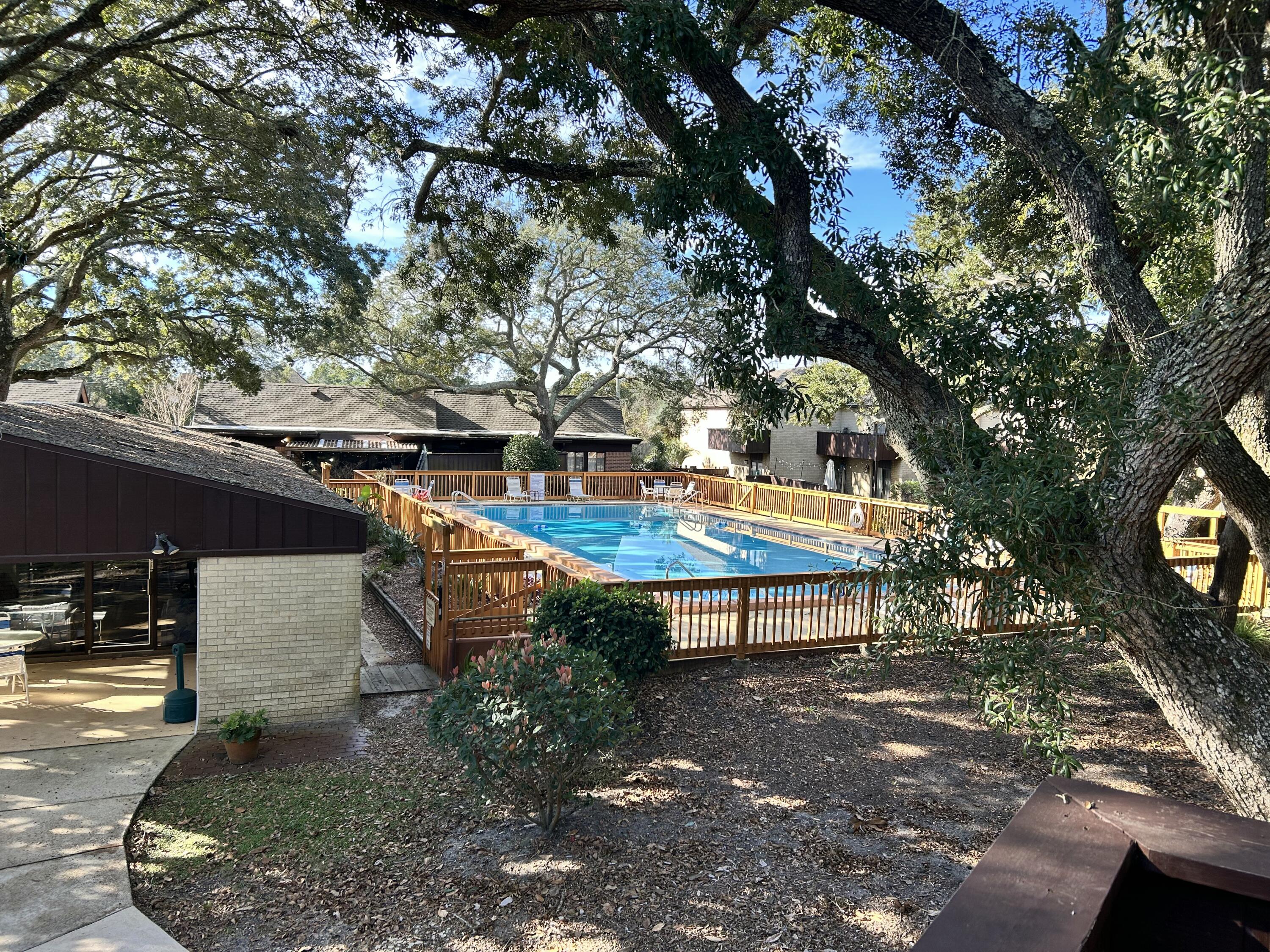 MOSSEY COVE T/H - Residential