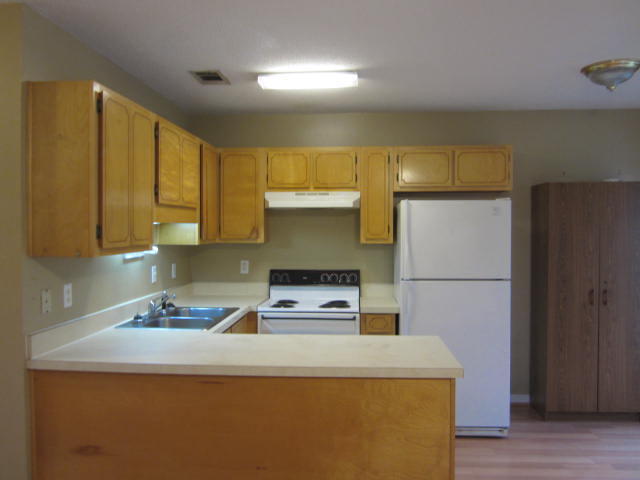 PARK LAKE S/D - Residential Lease
