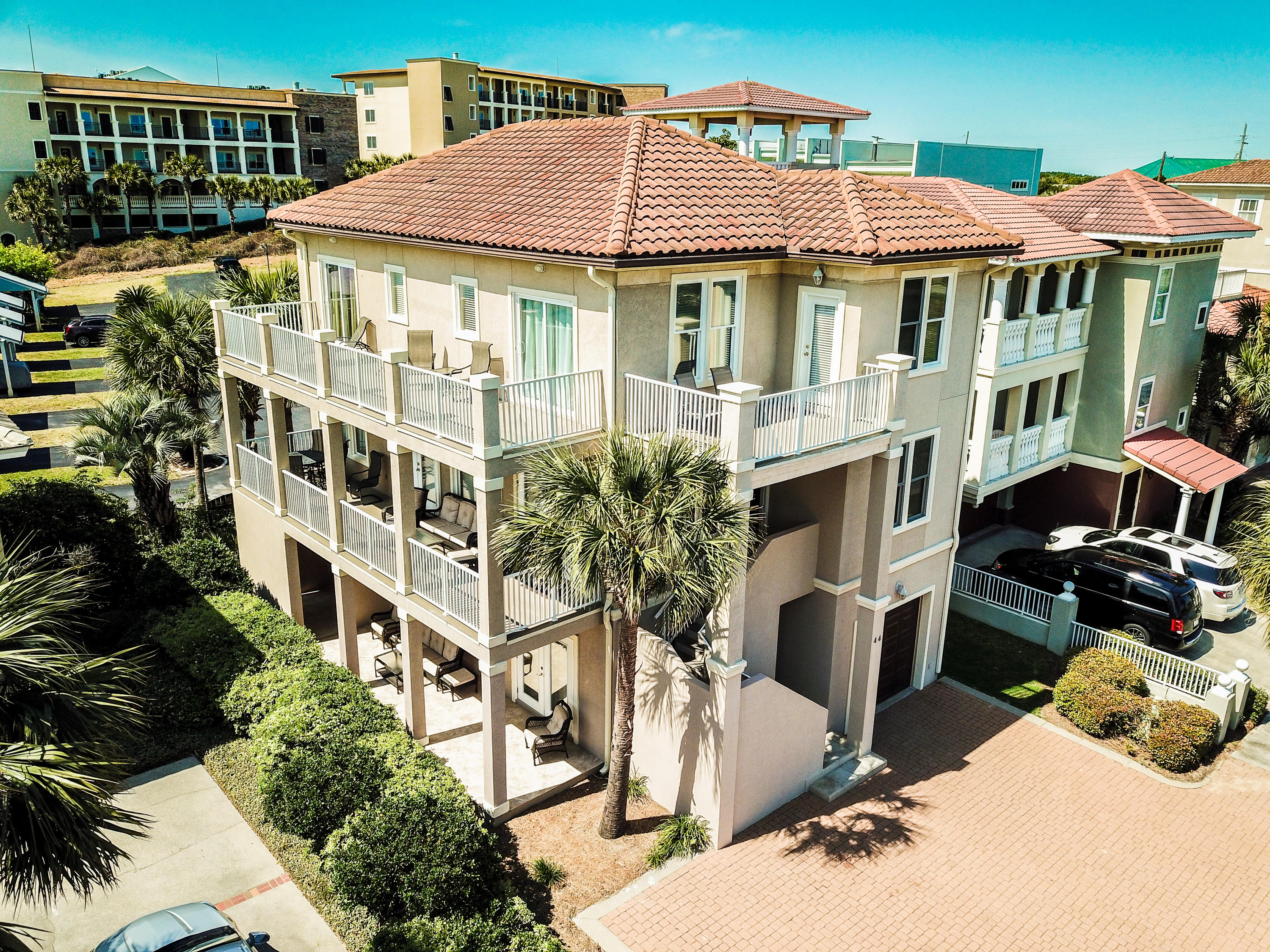 GRANDE BEACH - Residential