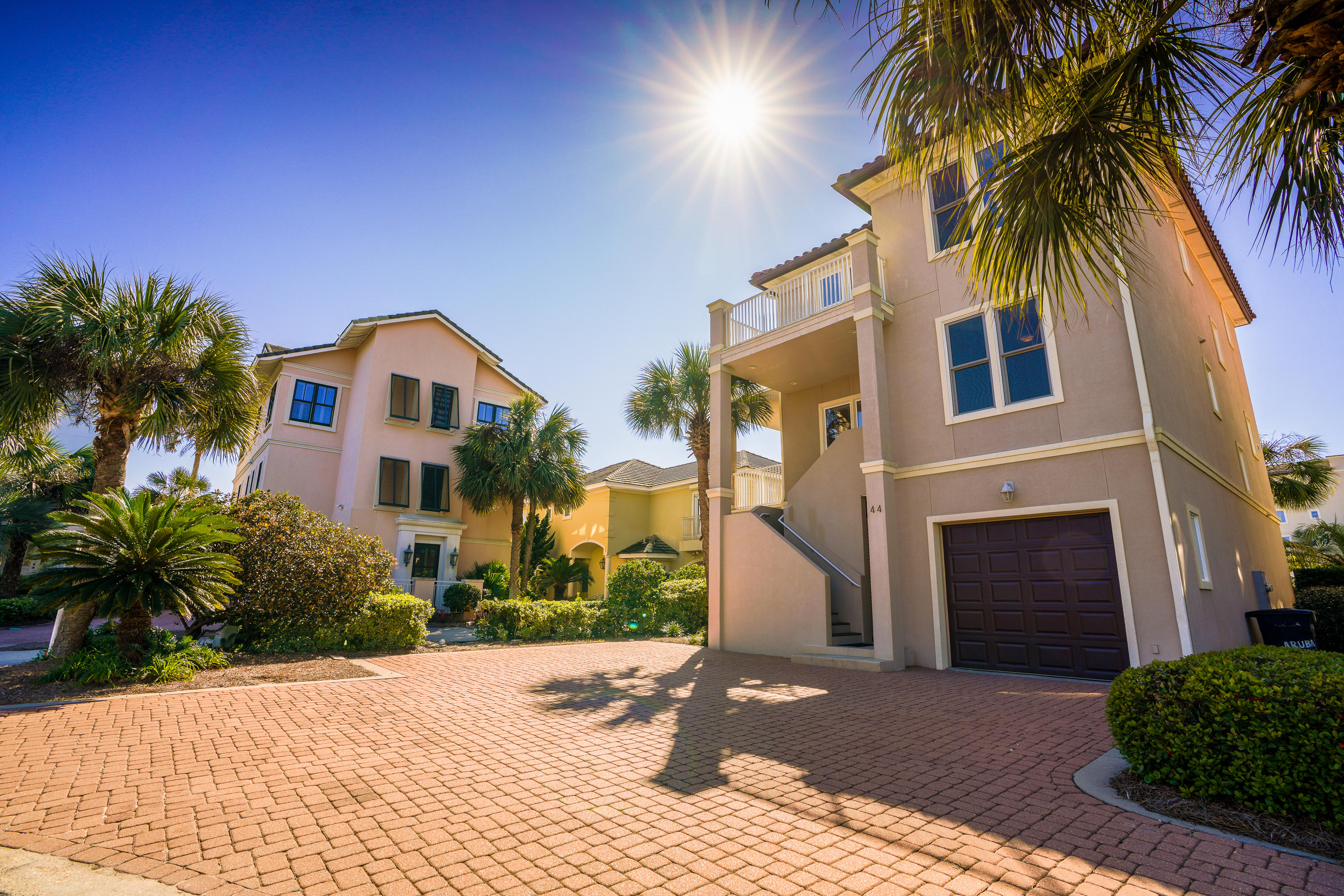 GRANDE BEACH - Residential