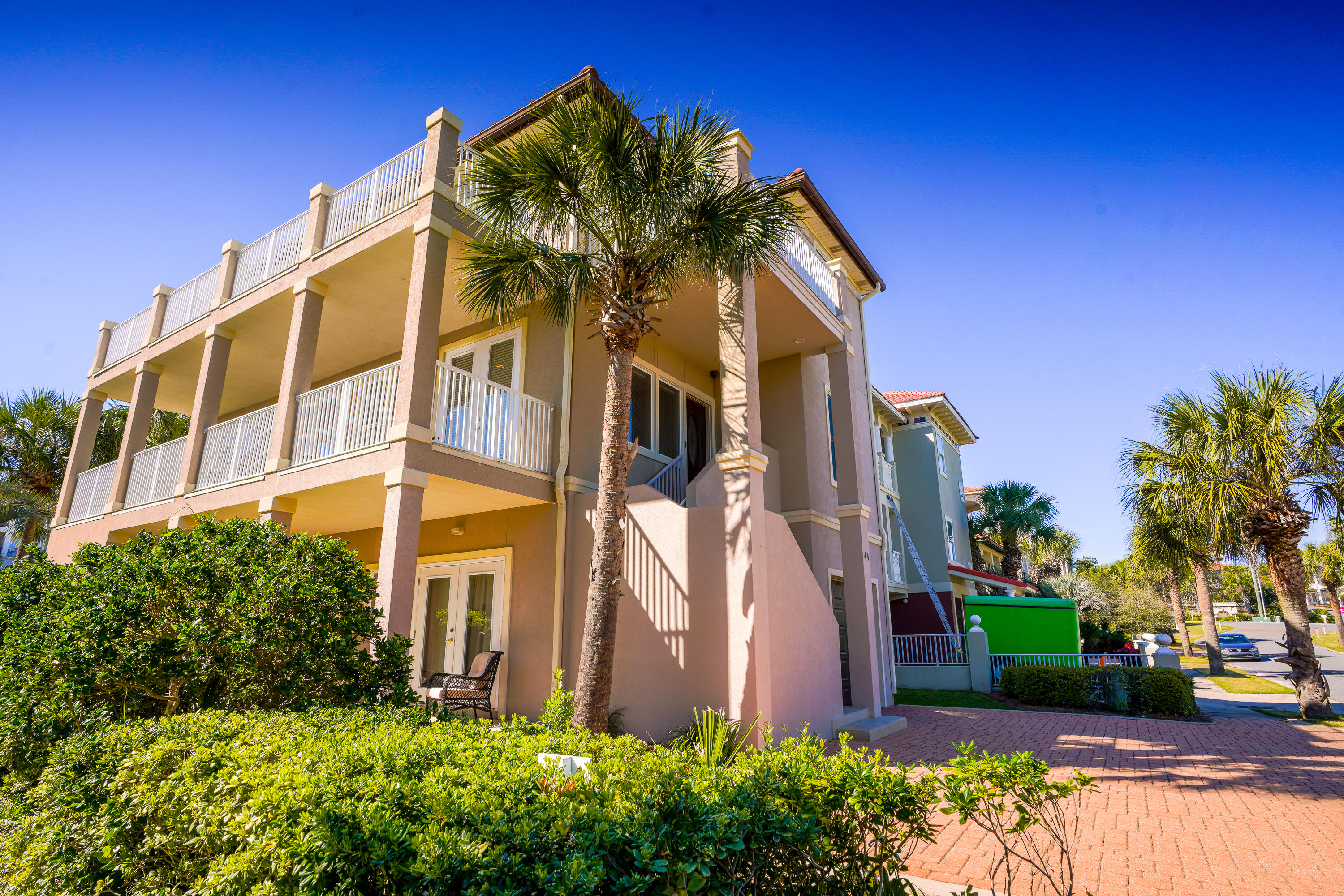 GRANDE BEACH - Residential