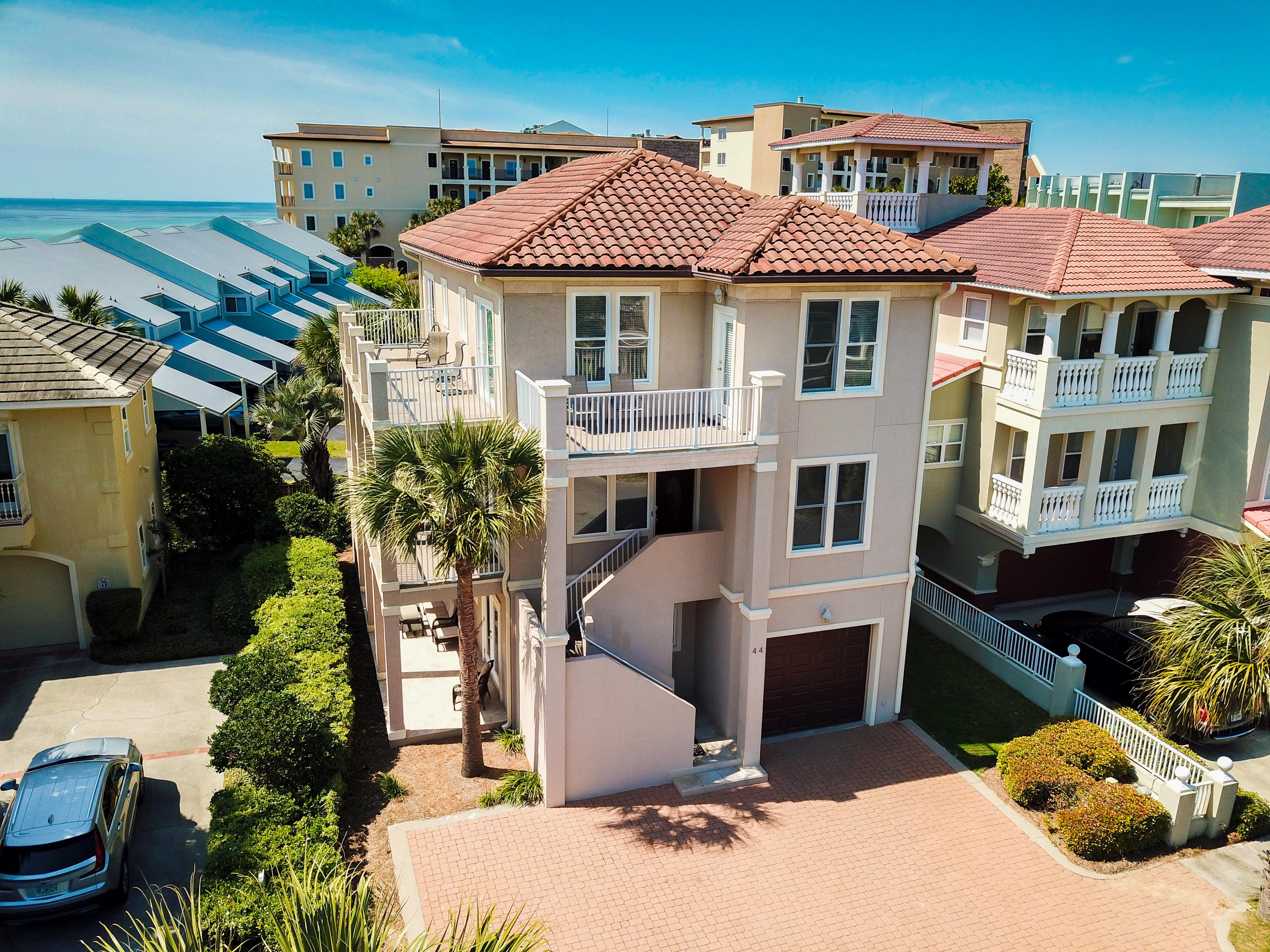 GRANDE BEACH - Residential