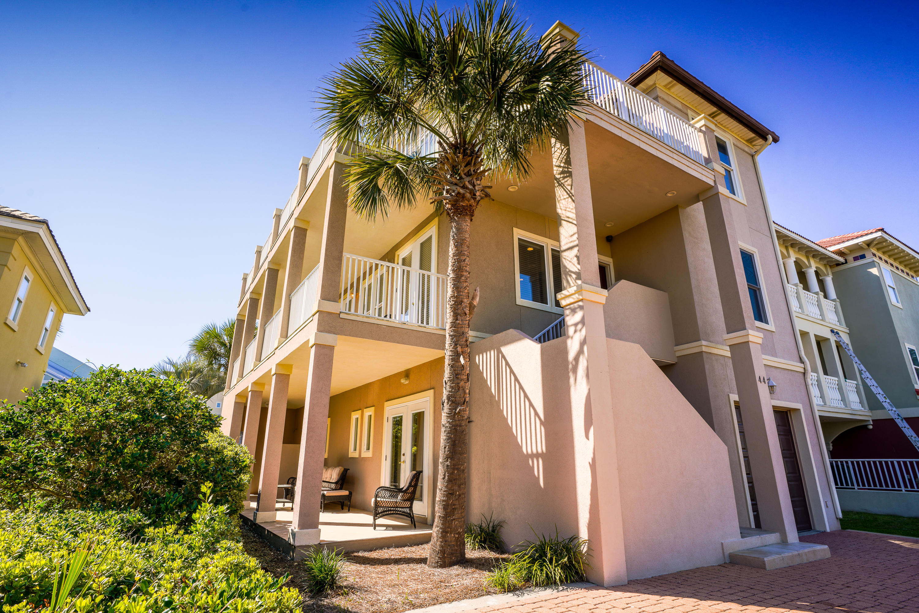 GRANDE BEACH - Residential