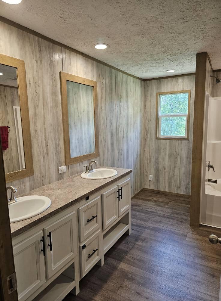 OAKWOOD HILLS - Residential