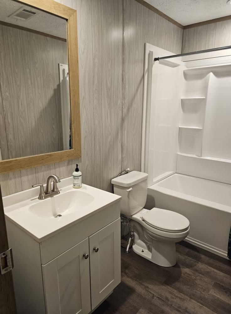 OAKWOOD HILLS - Residential