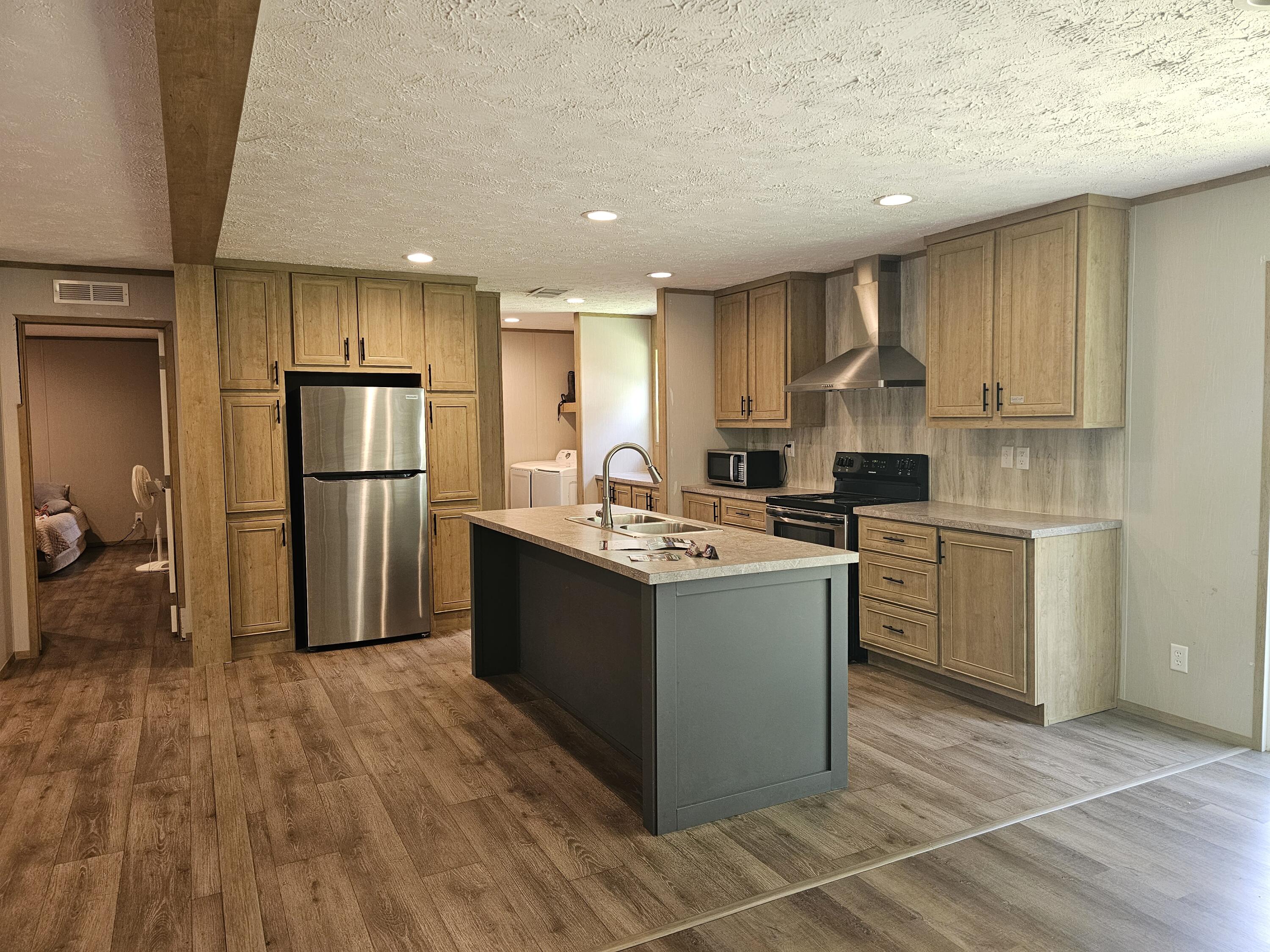 OAKWOOD HILLS - Residential