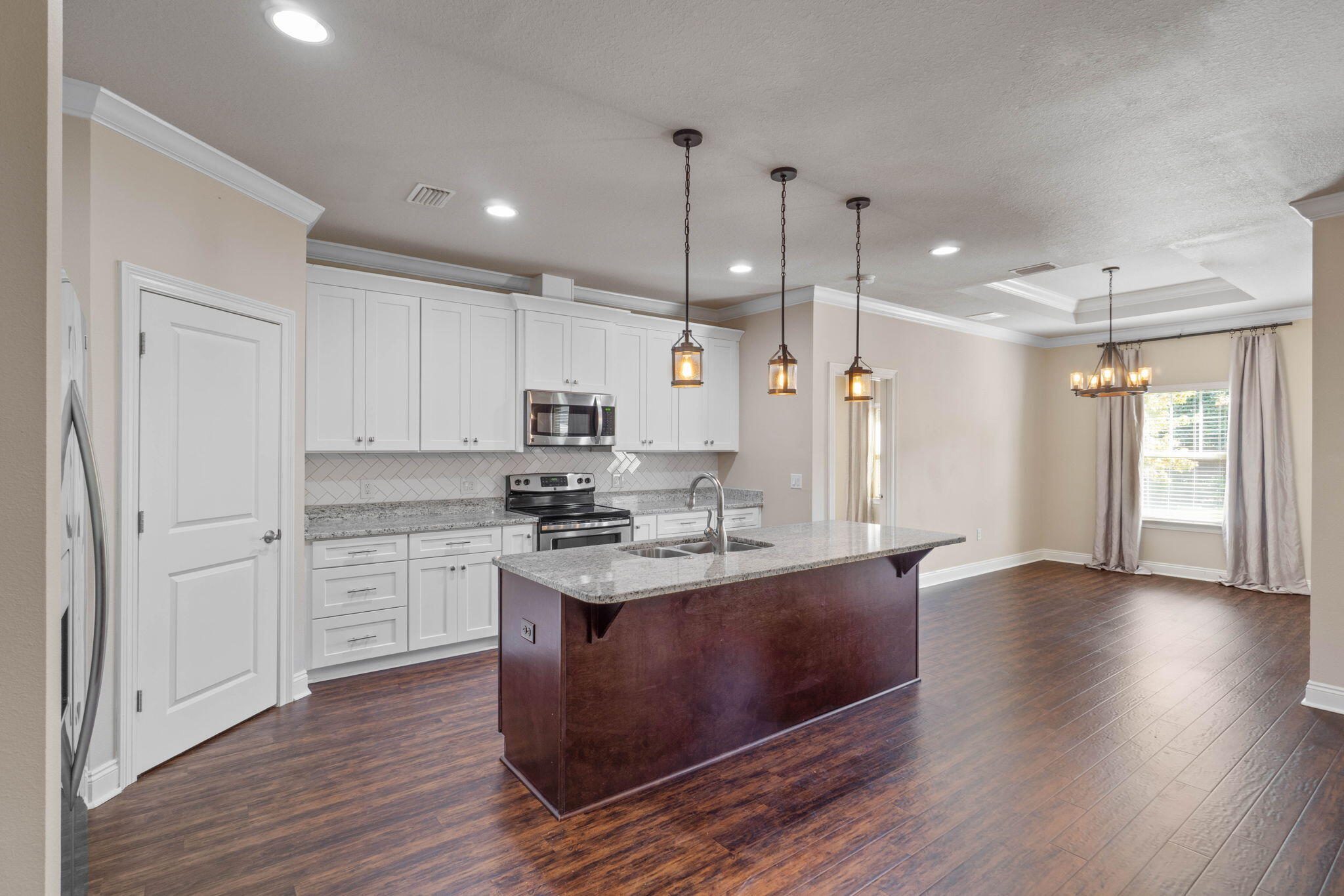 LEGEND COVE - Residential