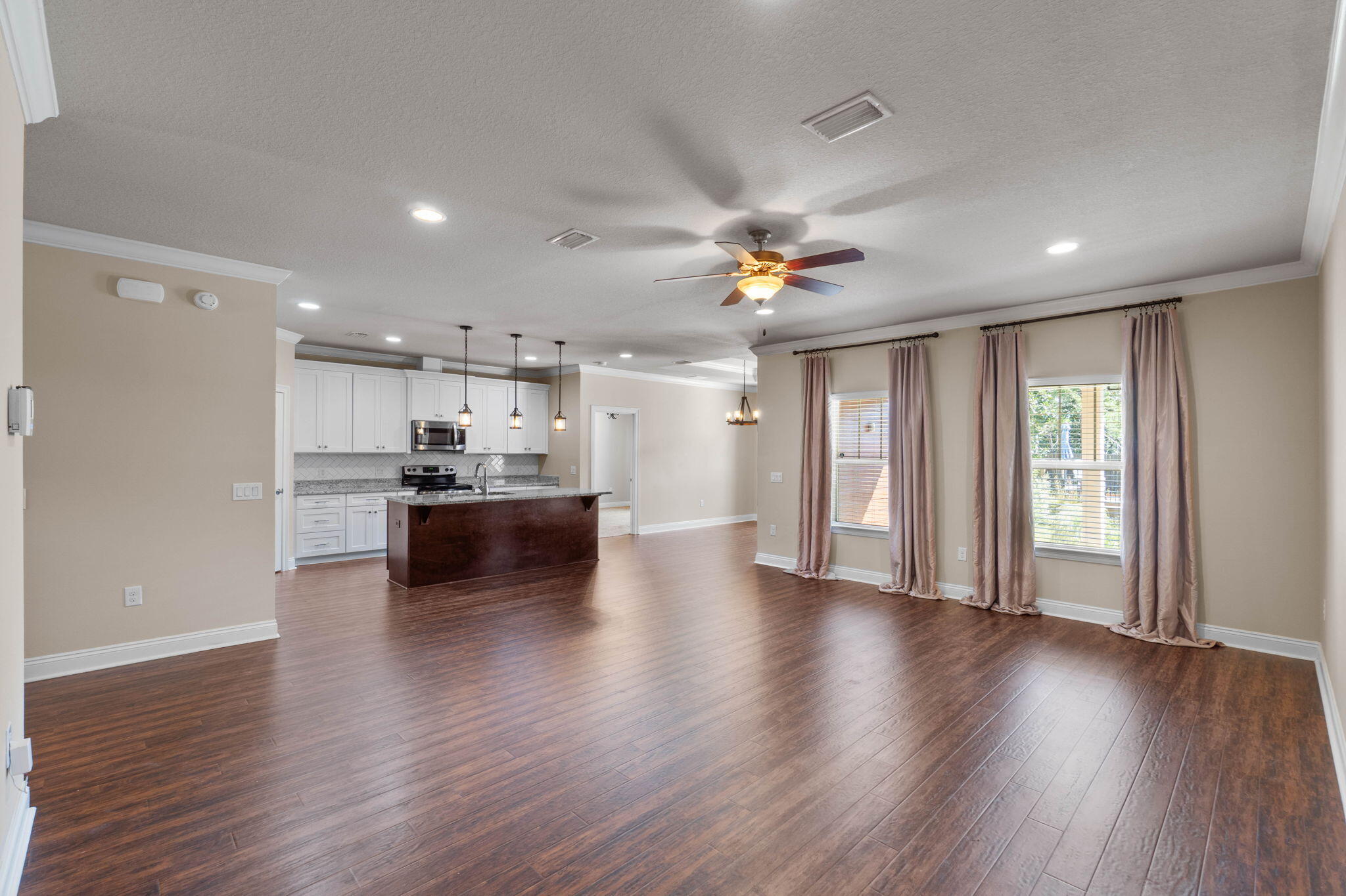 LEGEND COVE - Residential