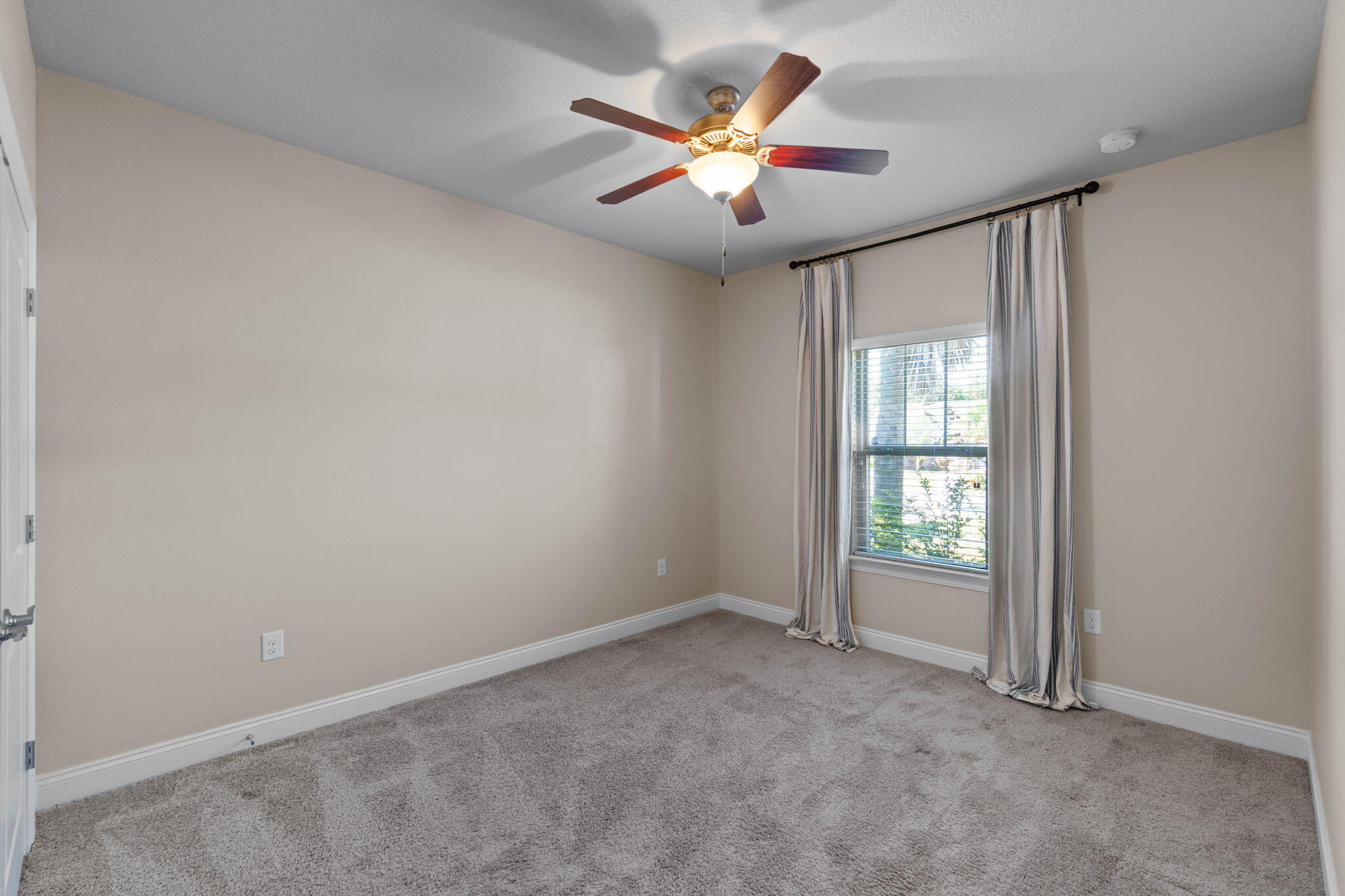 LEGEND COVE - Residential