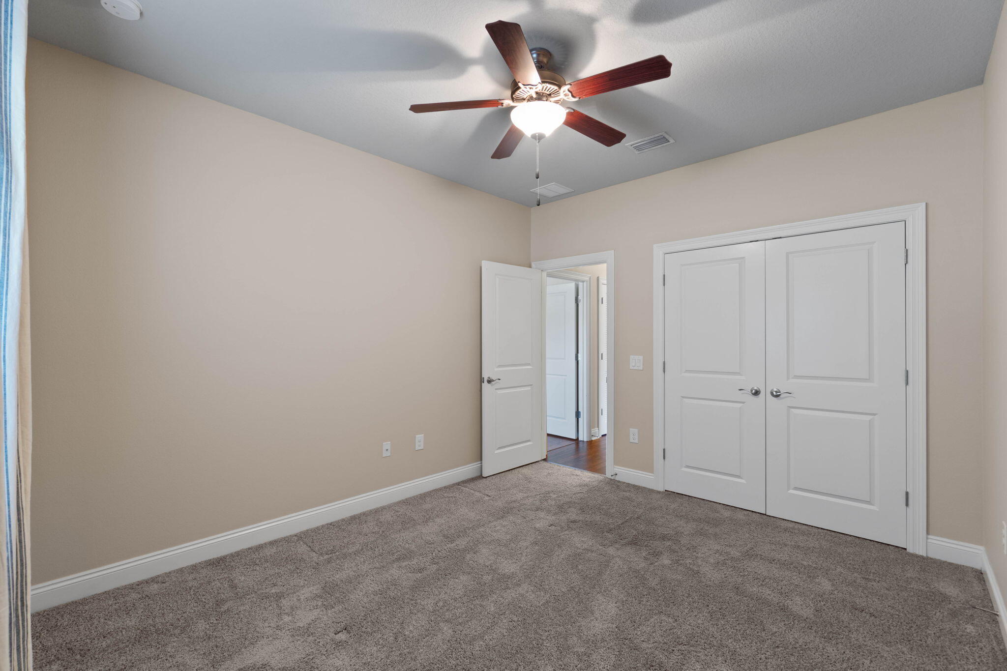 LEGEND COVE - Residential