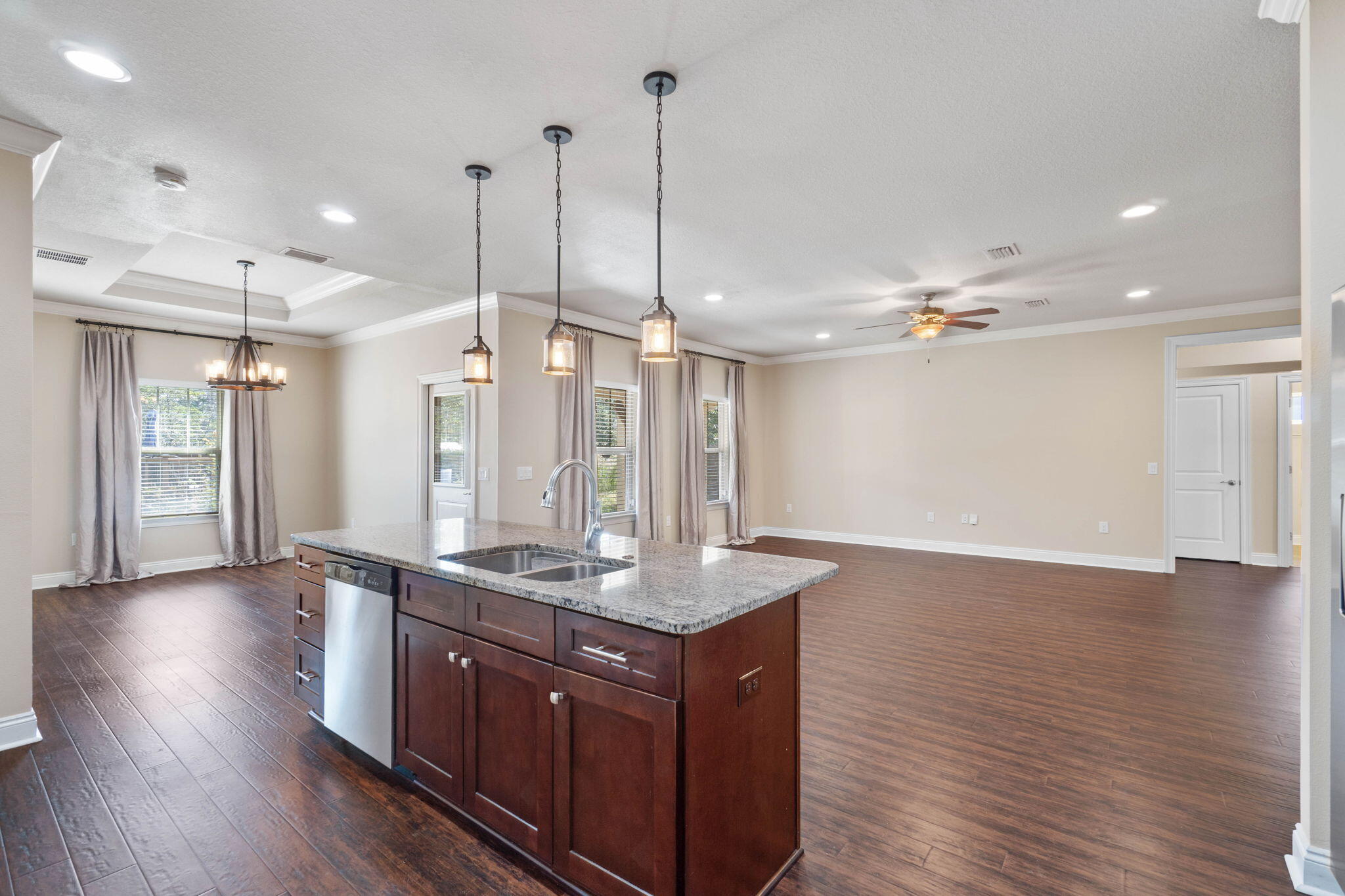 LEGEND COVE - Residential