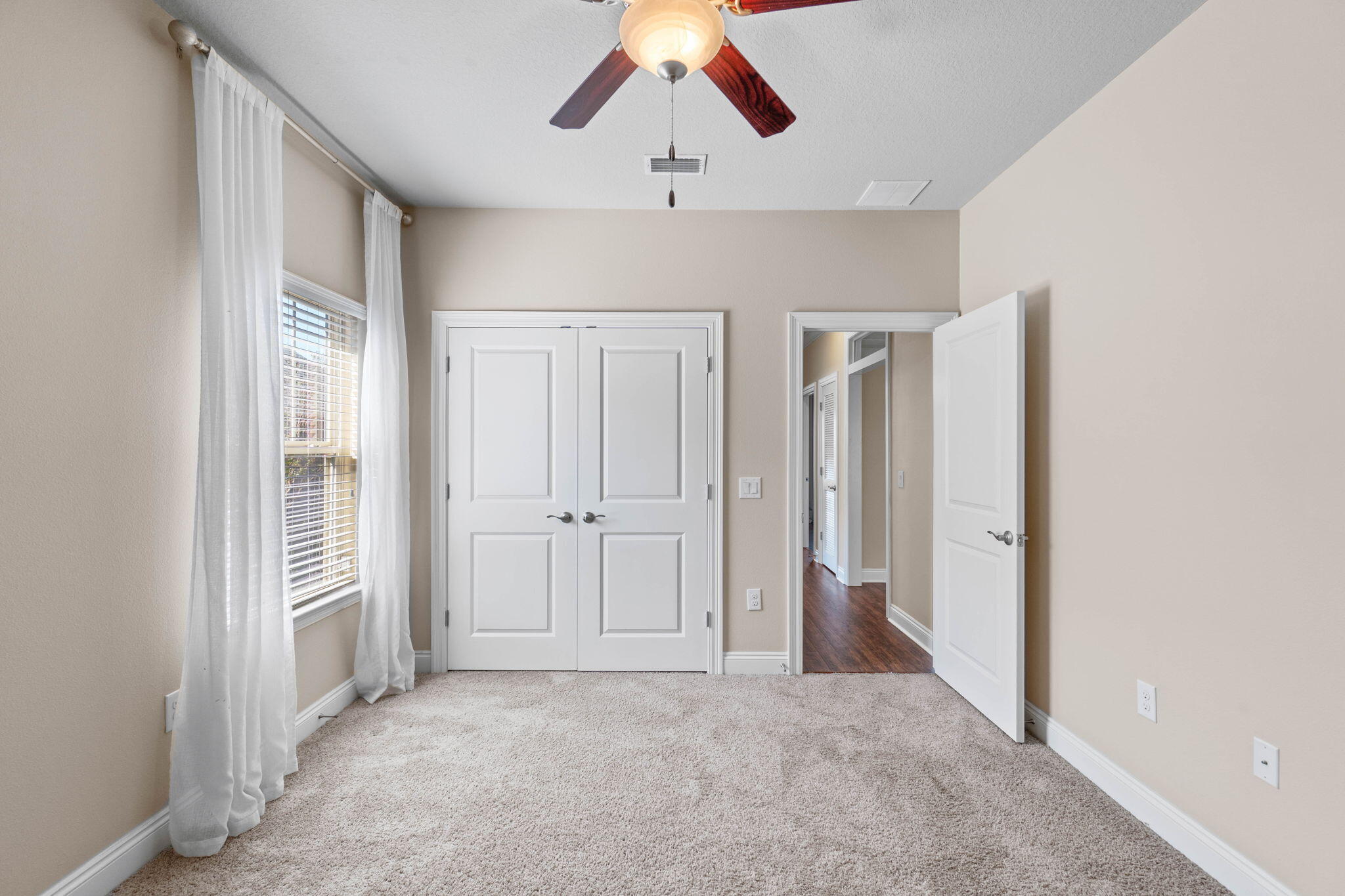 LEGEND COVE - Residential