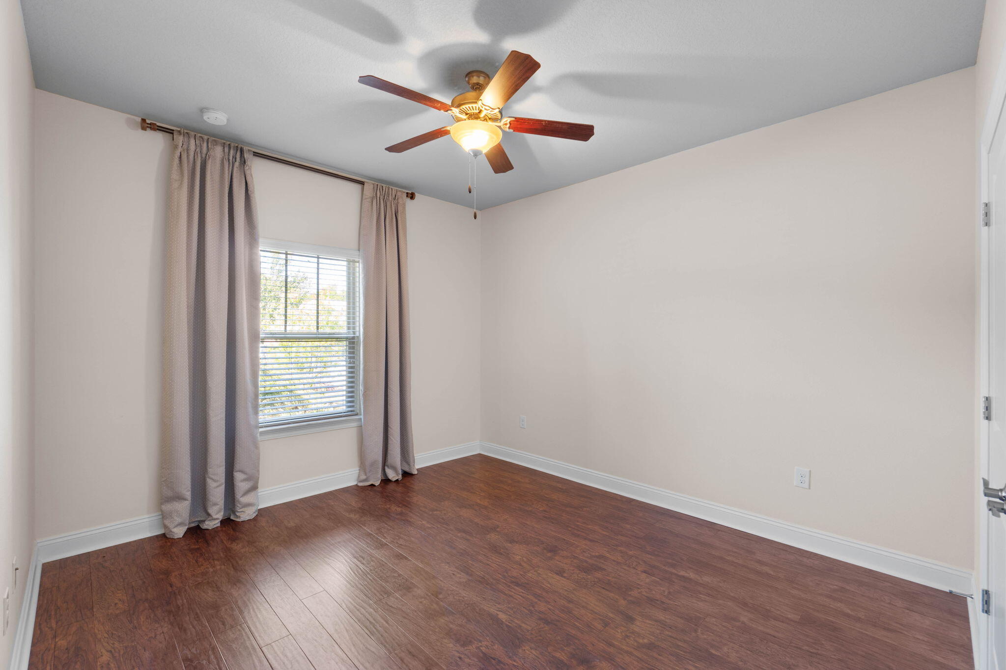 LEGEND COVE - Residential