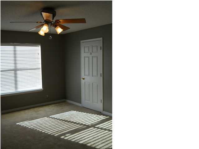 COUNTRYVIEW ESTATES 10TH ADDN - Residential Lease