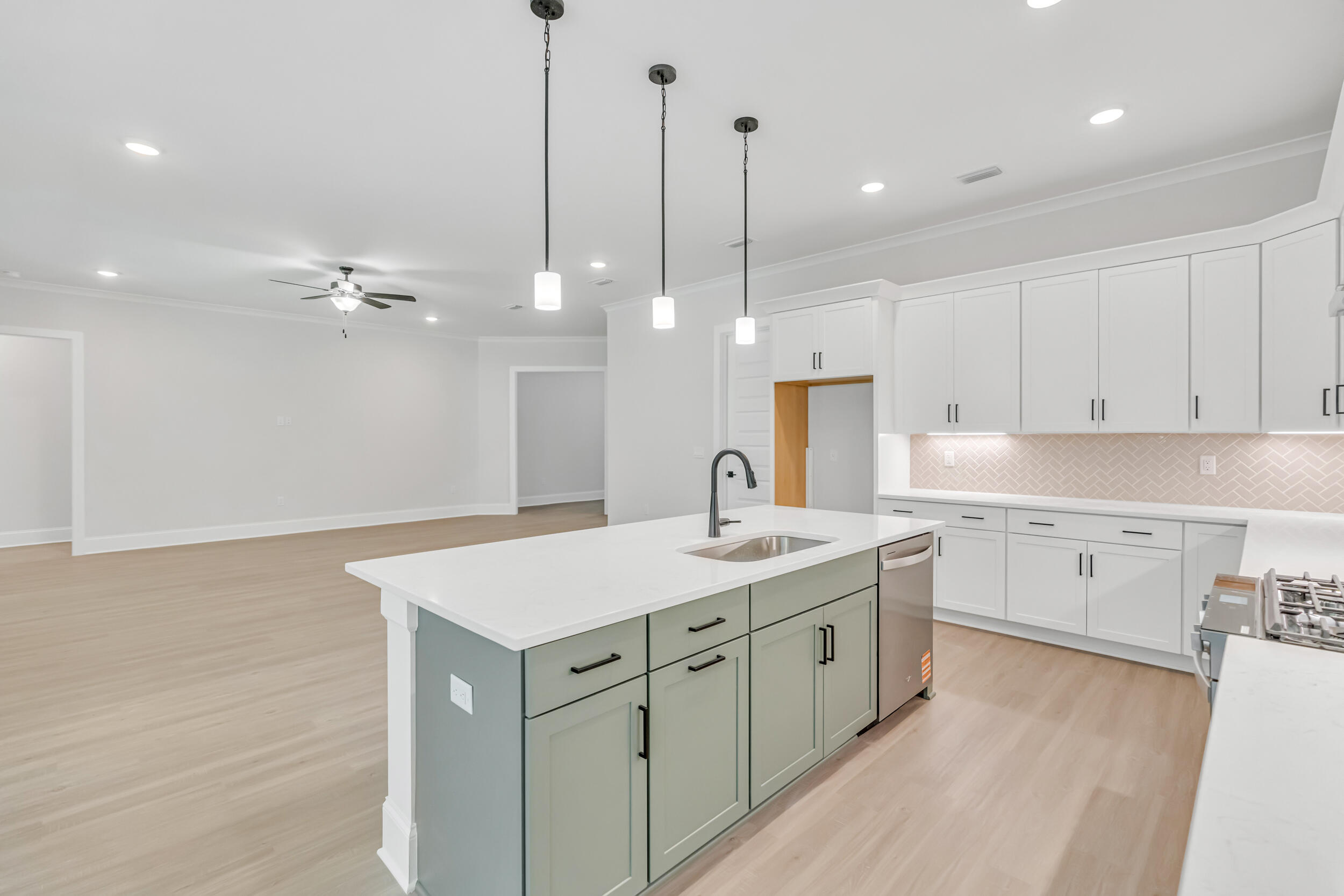 MAGNOLIA BAY ESTATES - Residential