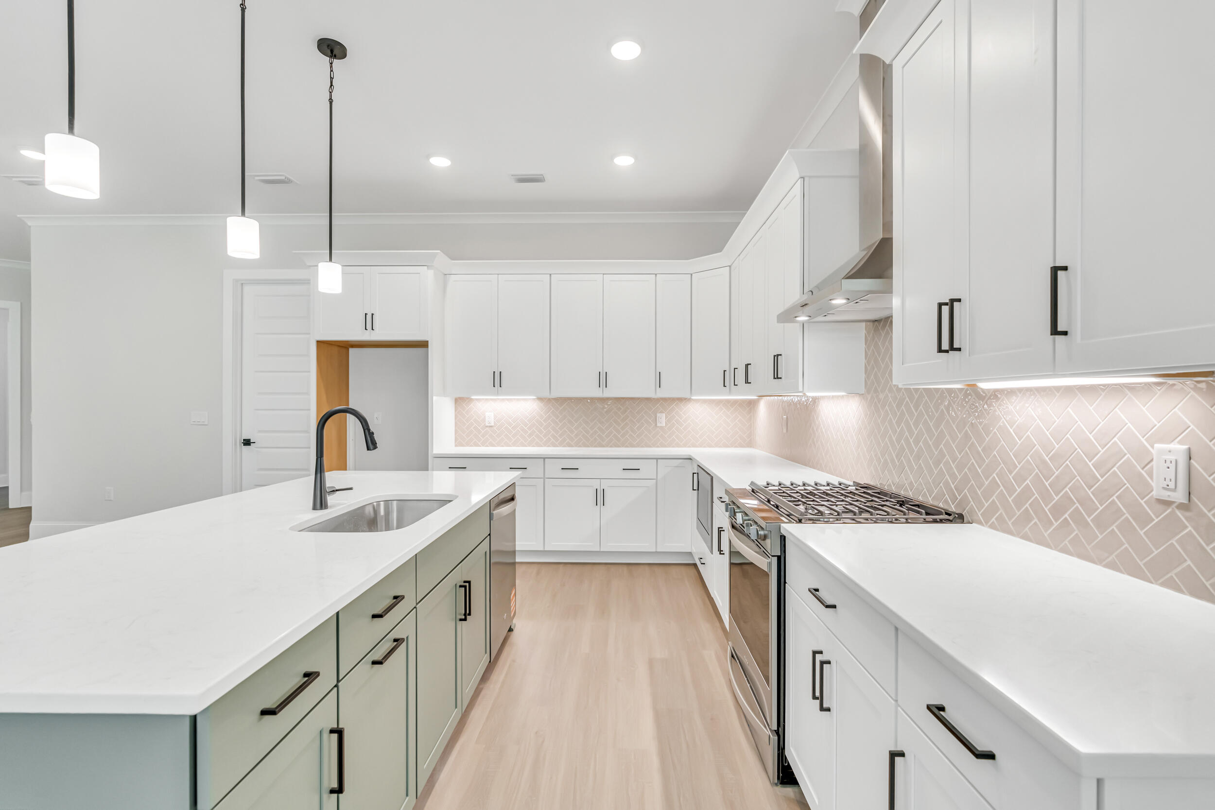 MAGNOLIA BAY ESTATES - Residential