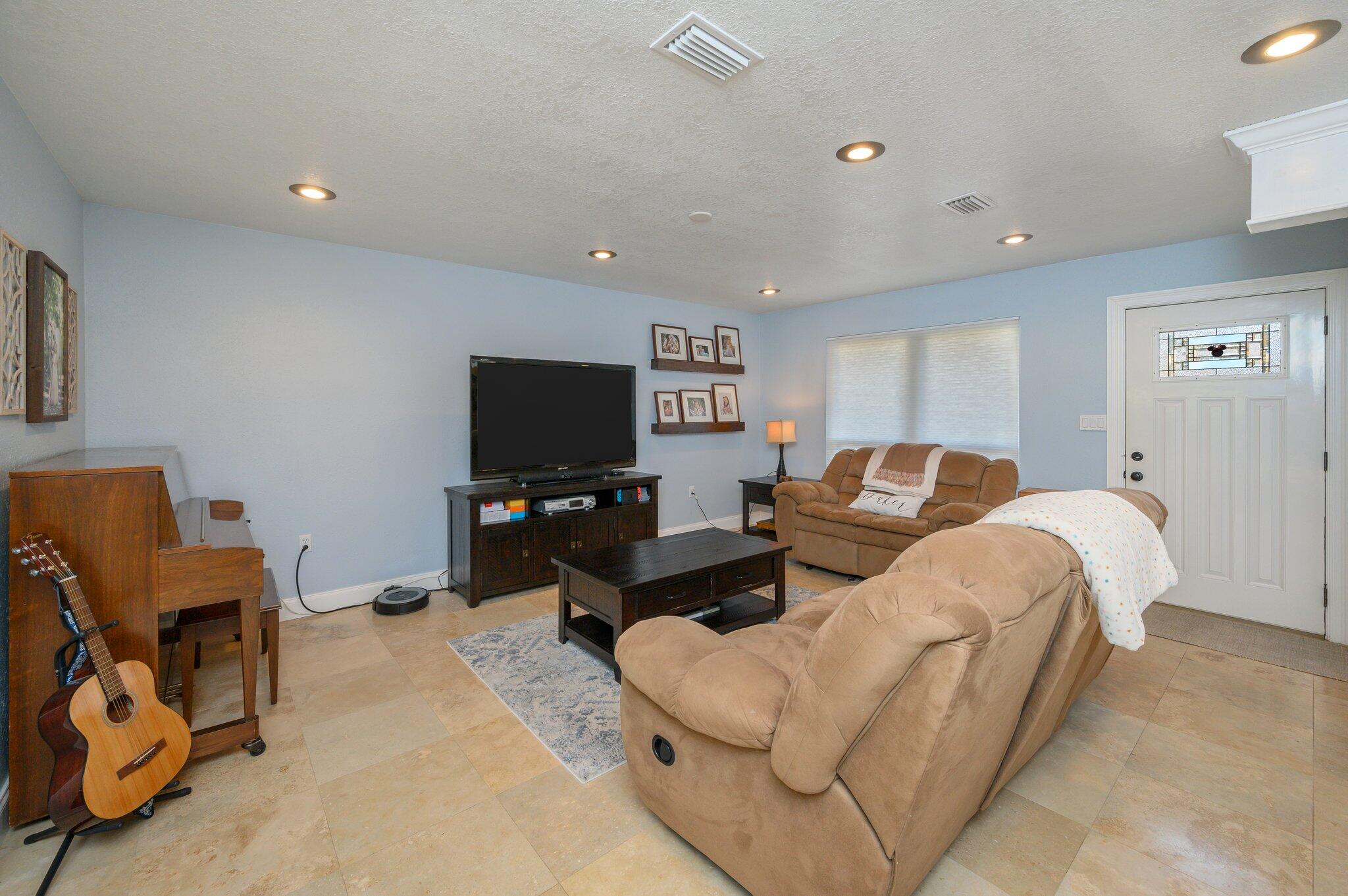 LAKE LORRAINE ESTATES 3 - Residential