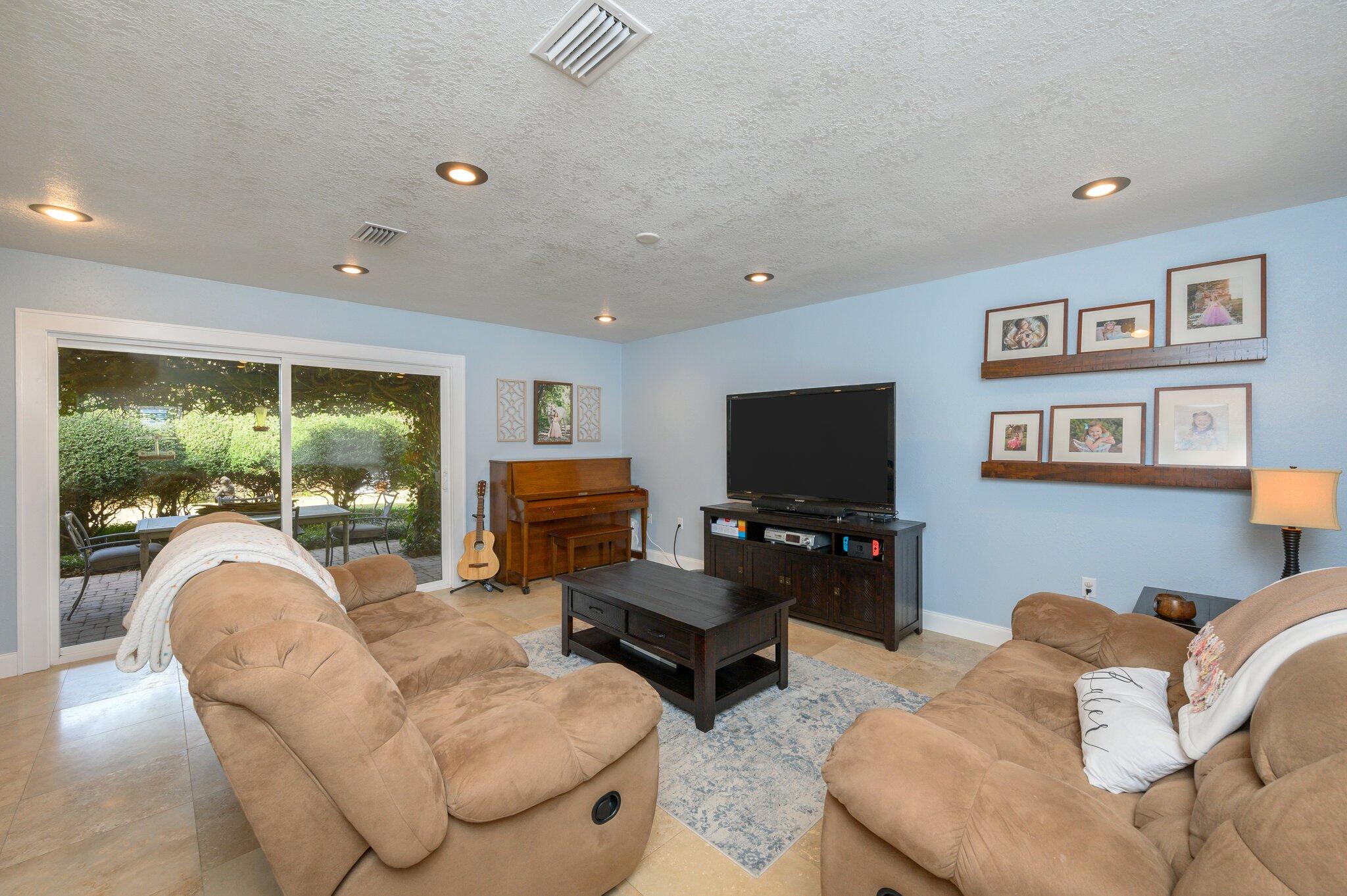 LAKE LORRAINE ESTATES 3 - Residential