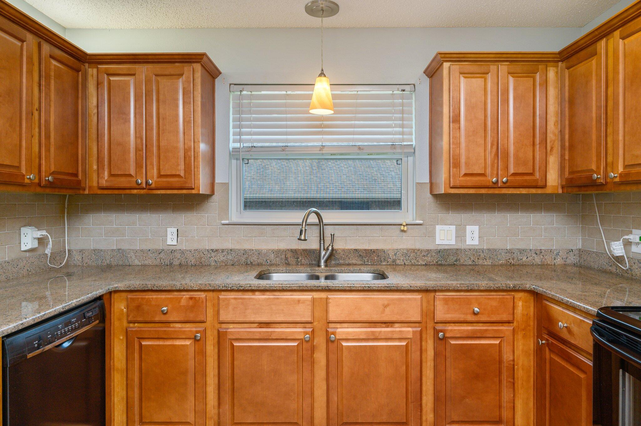 HOLLEY BY THE SEA - Residential