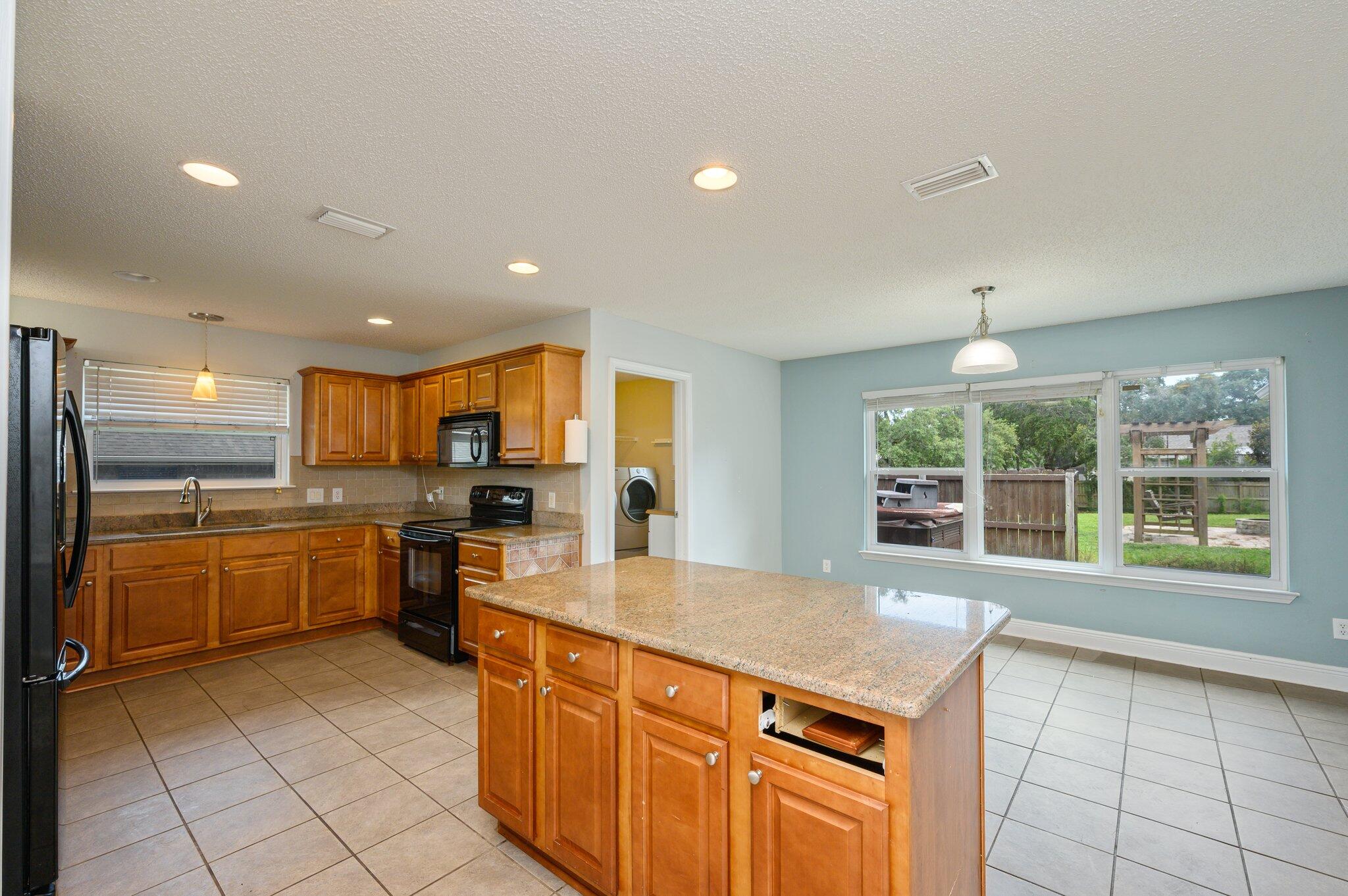 HOLLEY BY THE SEA - Residential