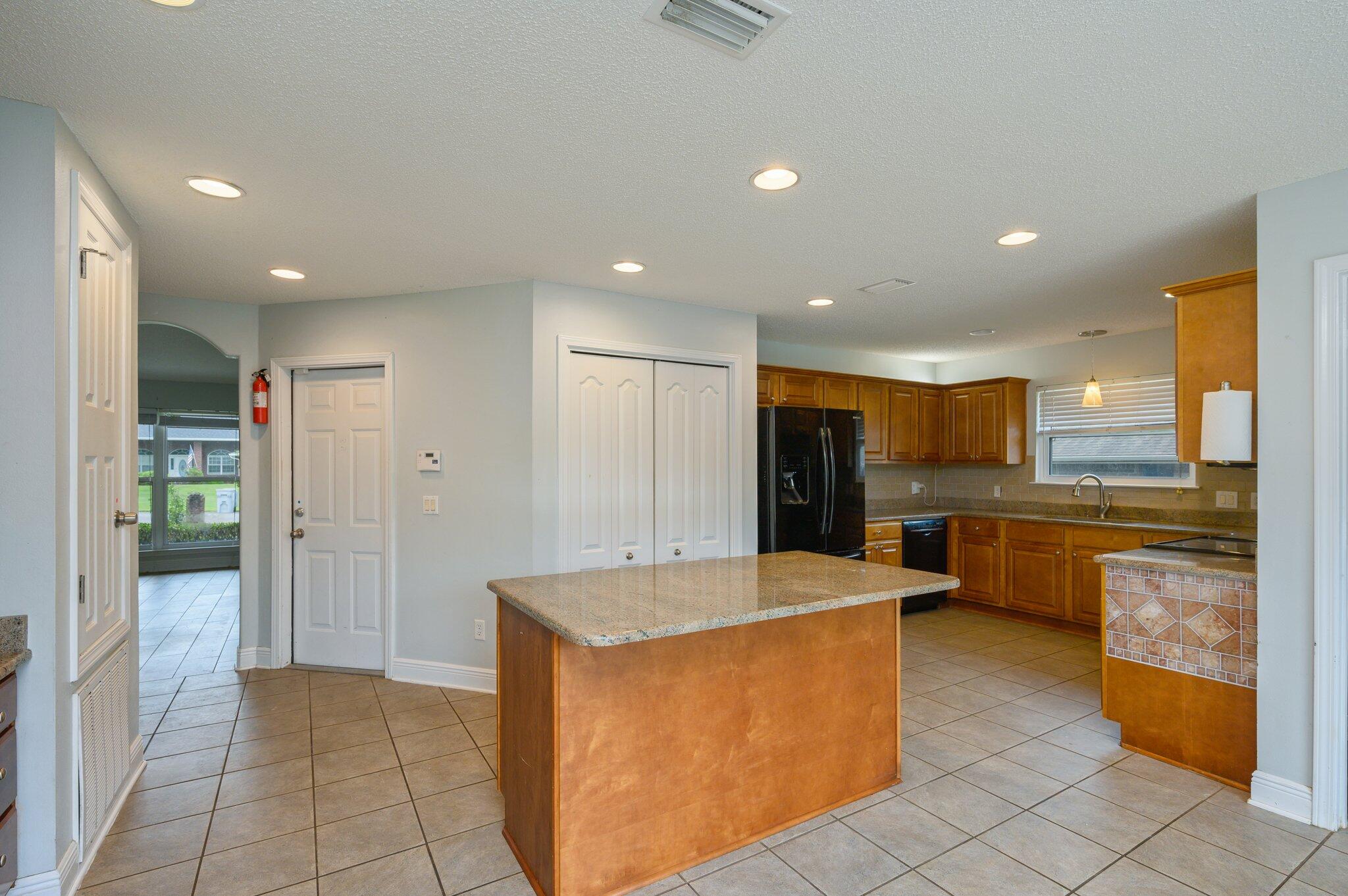 HOLLEY BY THE SEA - Residential