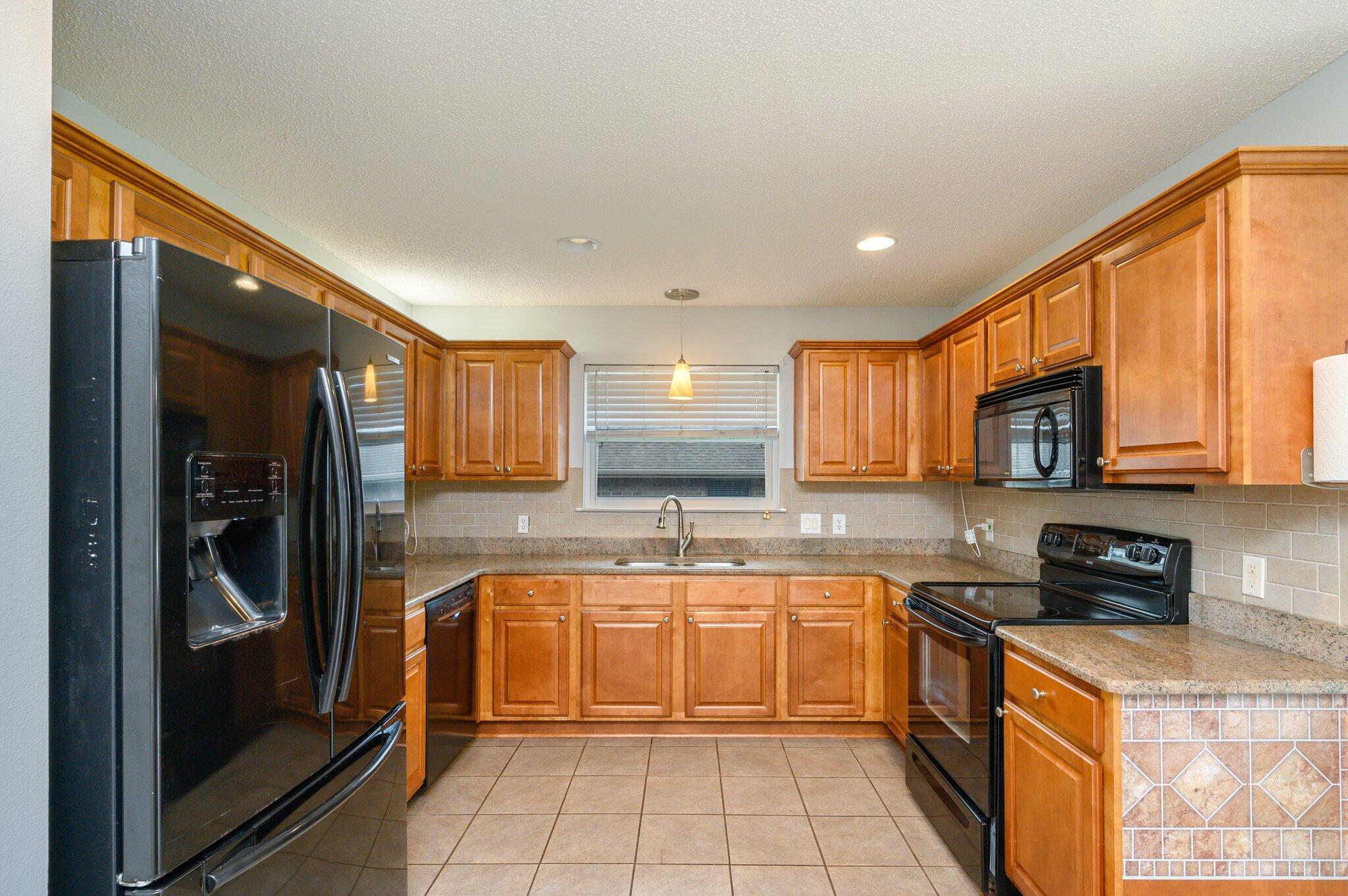 HOLLEY BY THE SEA - Residential