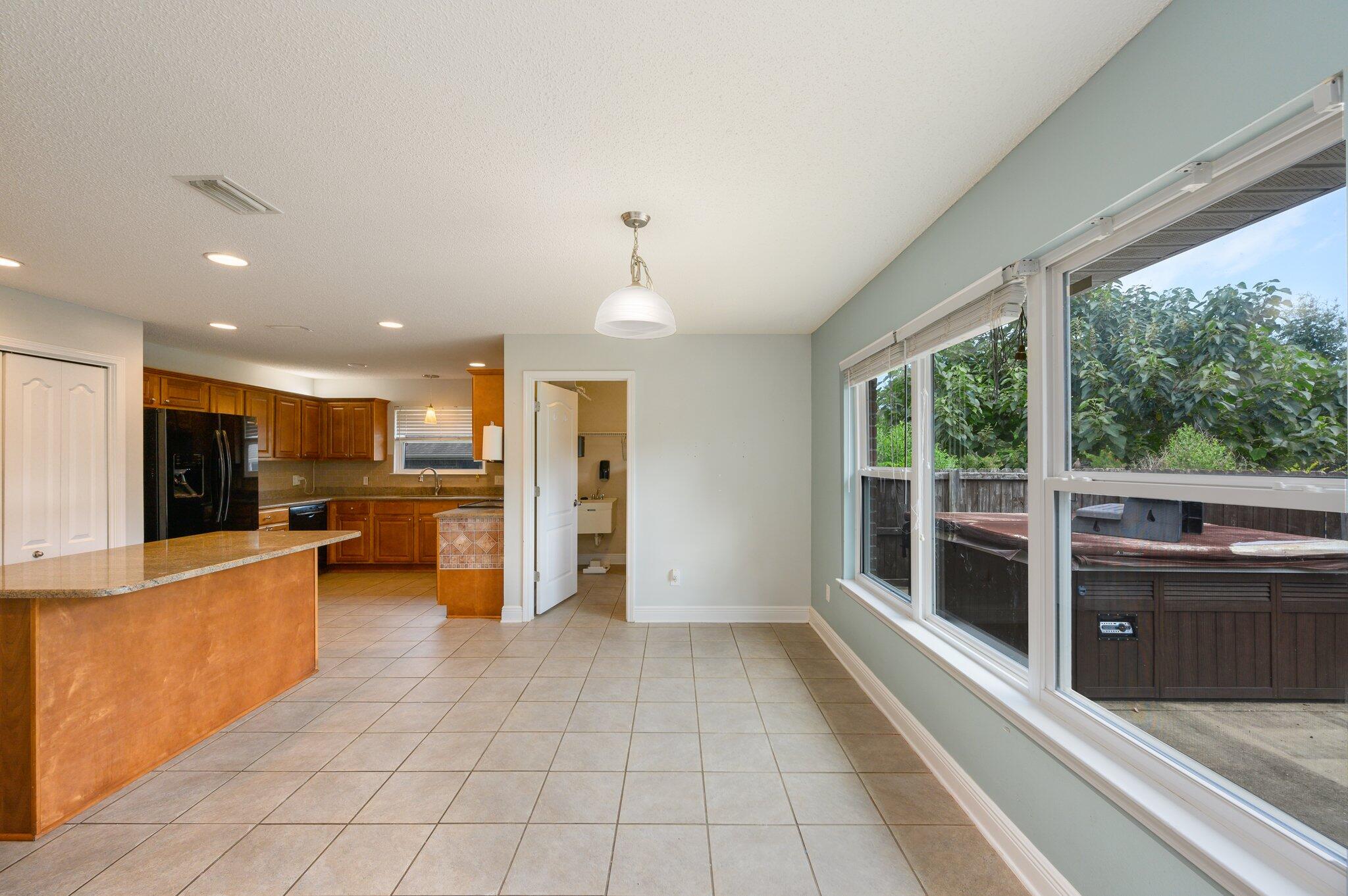 HOLLEY BY THE SEA - Residential