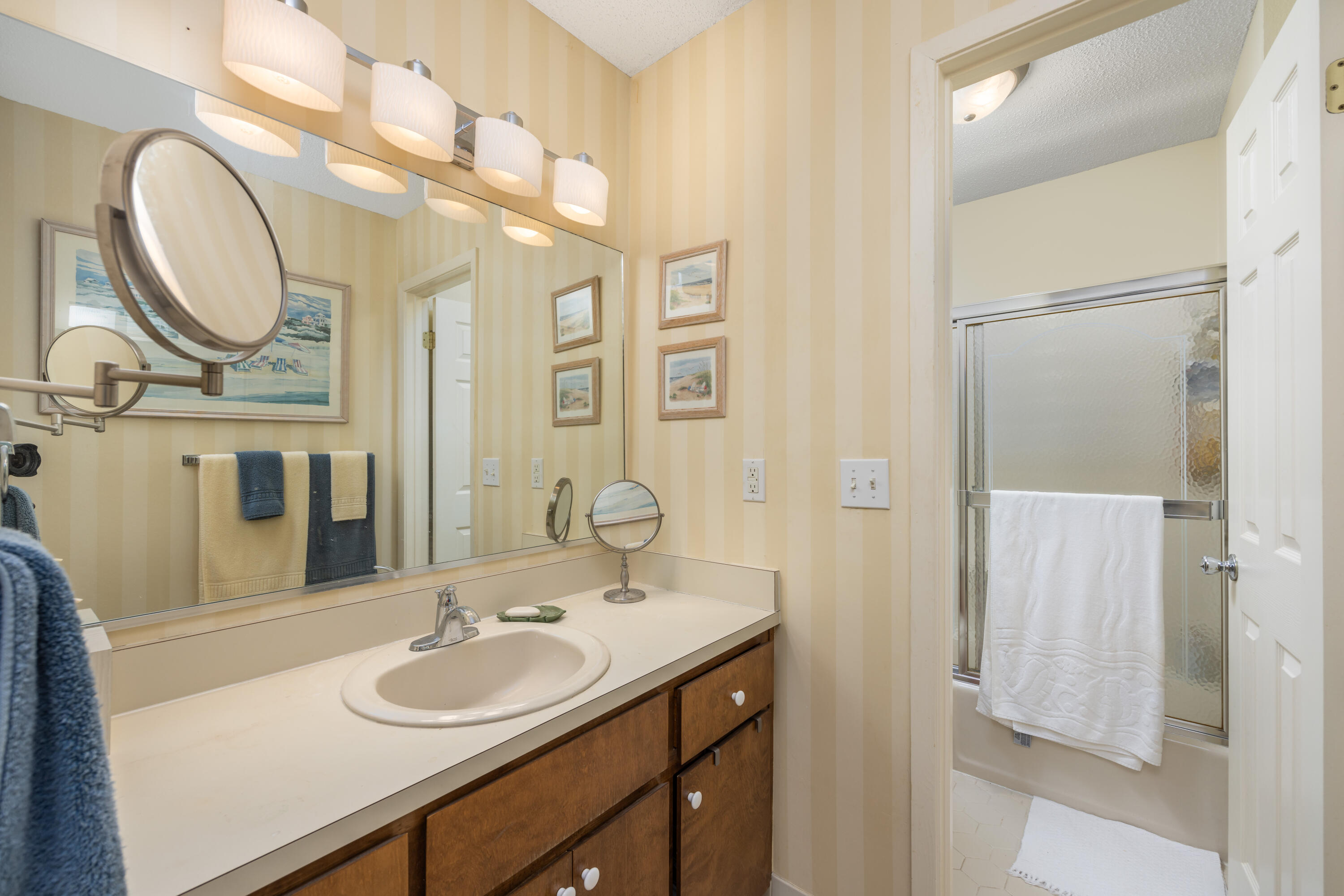 BELLA VISTA - Residential