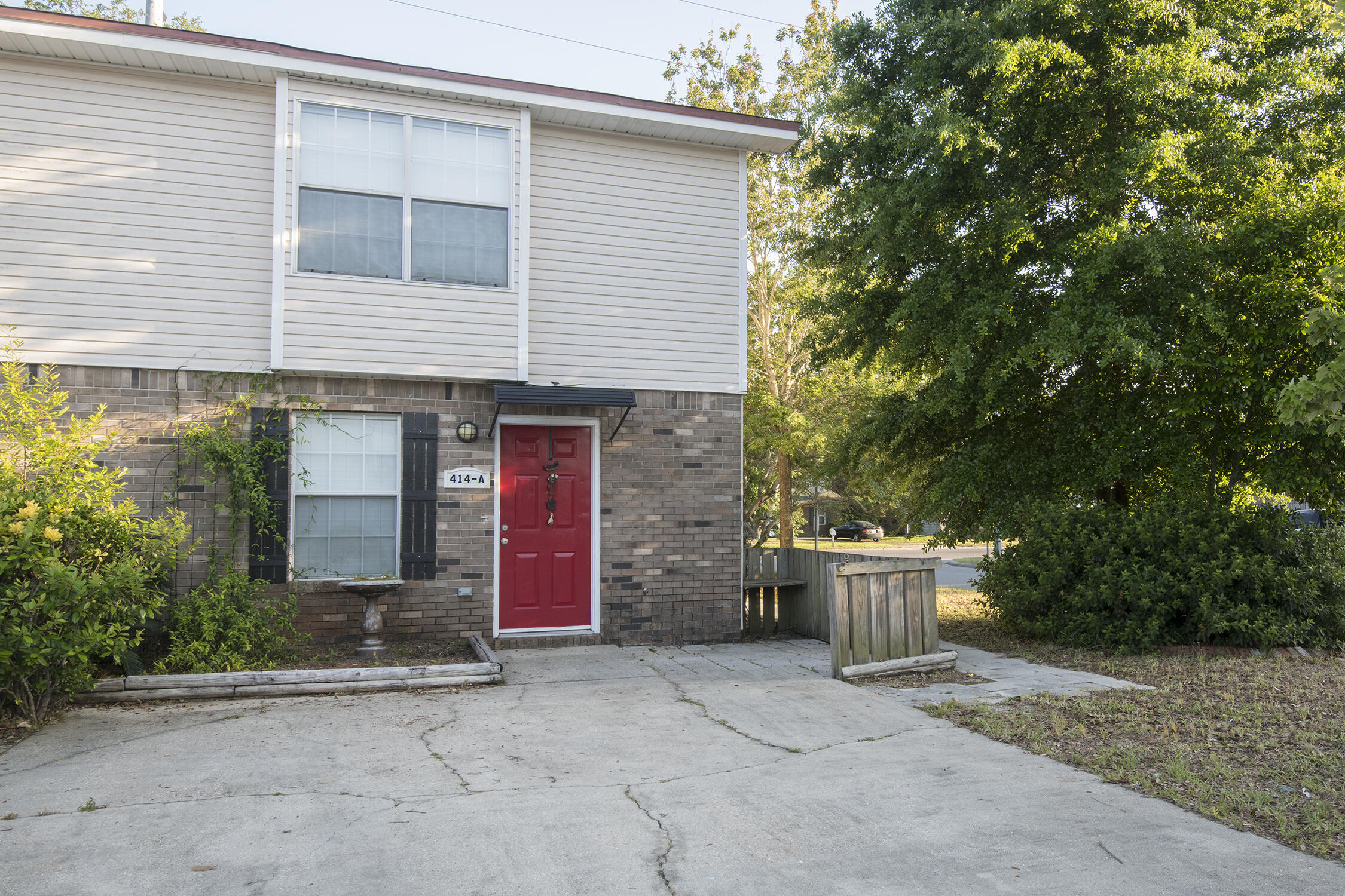 VIKING MANOR PH 1 LOT 1 BLK B - Residential