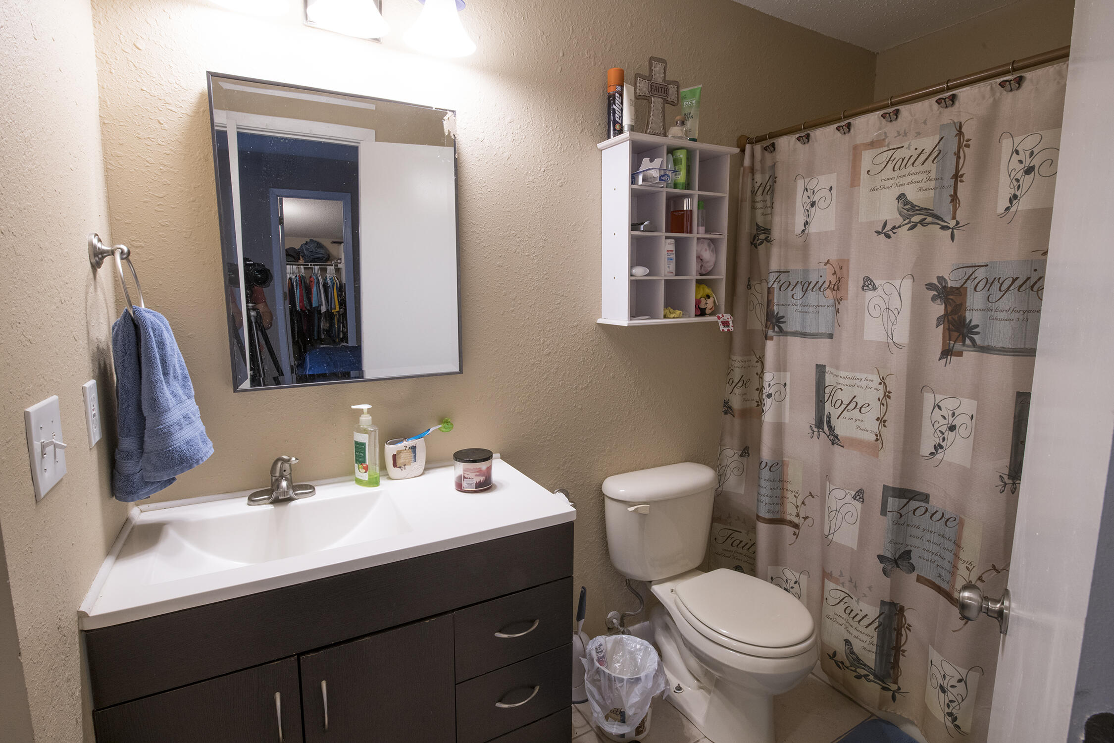 VIKING MANOR PH 1 LOT 1 BLK B - Residential