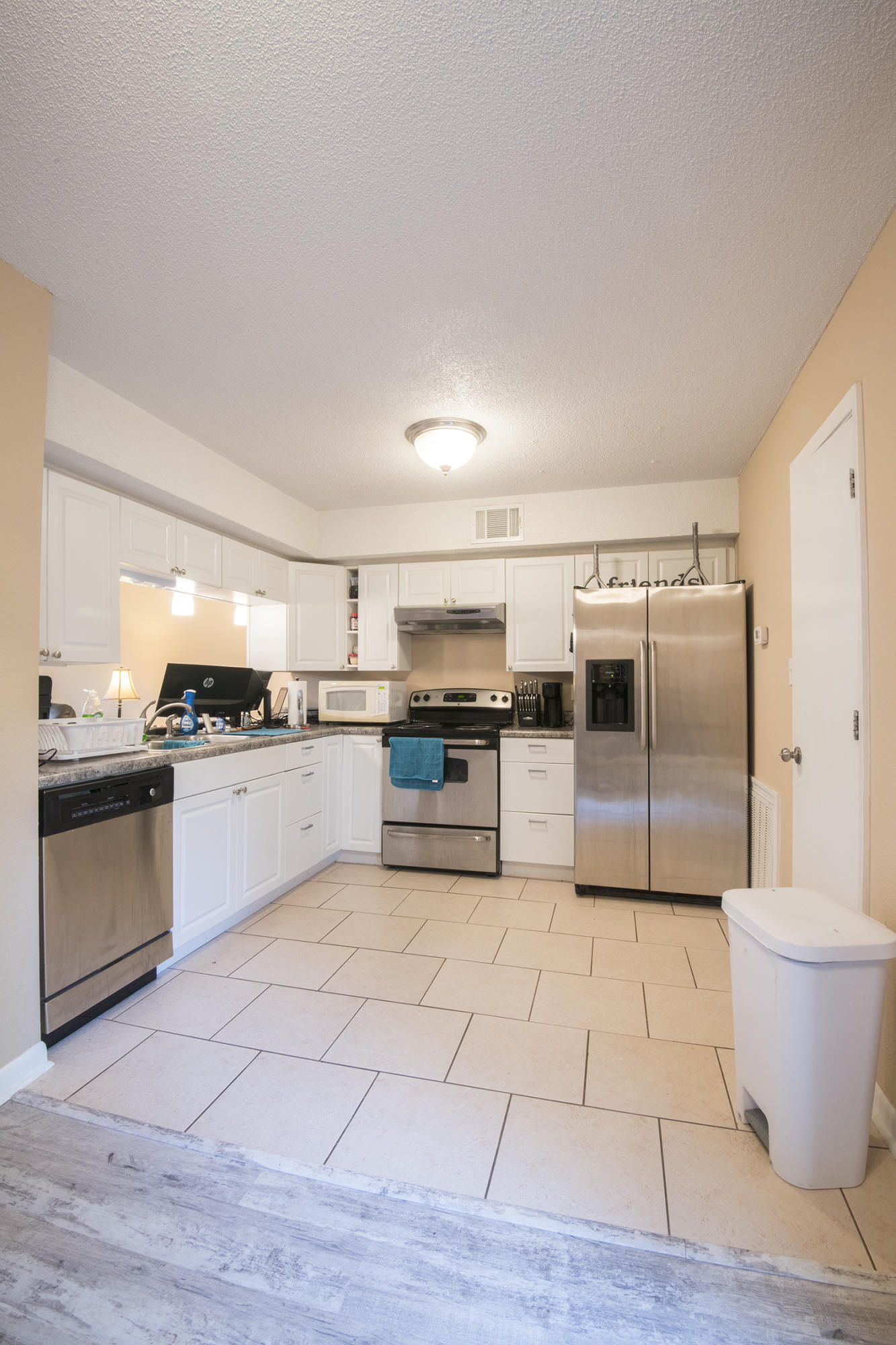 VIKING MANOR PH 1 LOT 1 BLK B - Residential