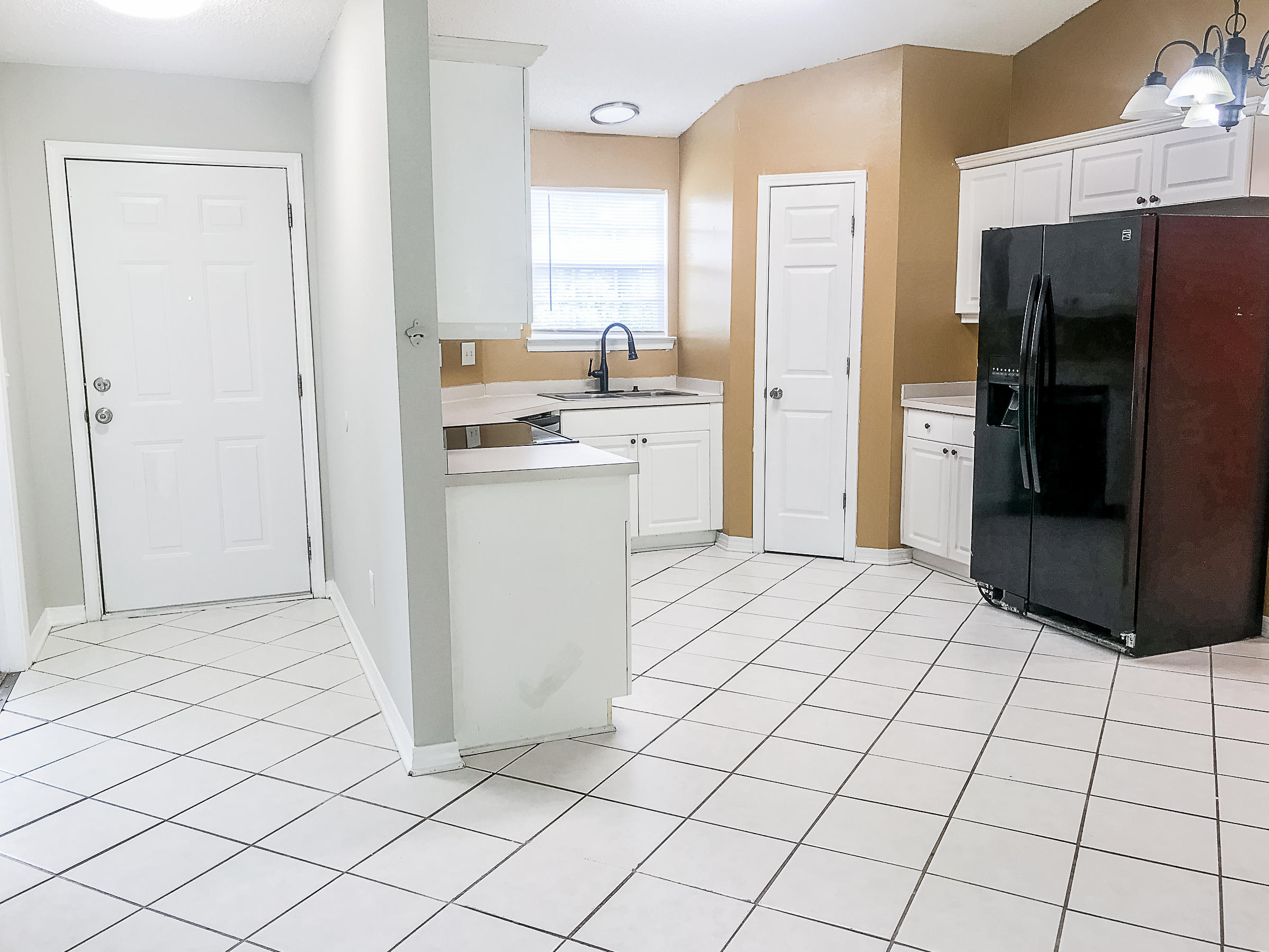 COUNTRYVIEW ESTATES 8TH ADDN - Residential Lease