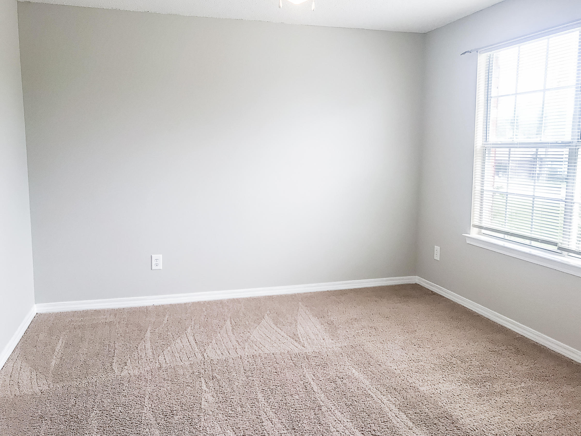 COUNTRYVIEW ESTATES 8TH ADDN - Residential Lease