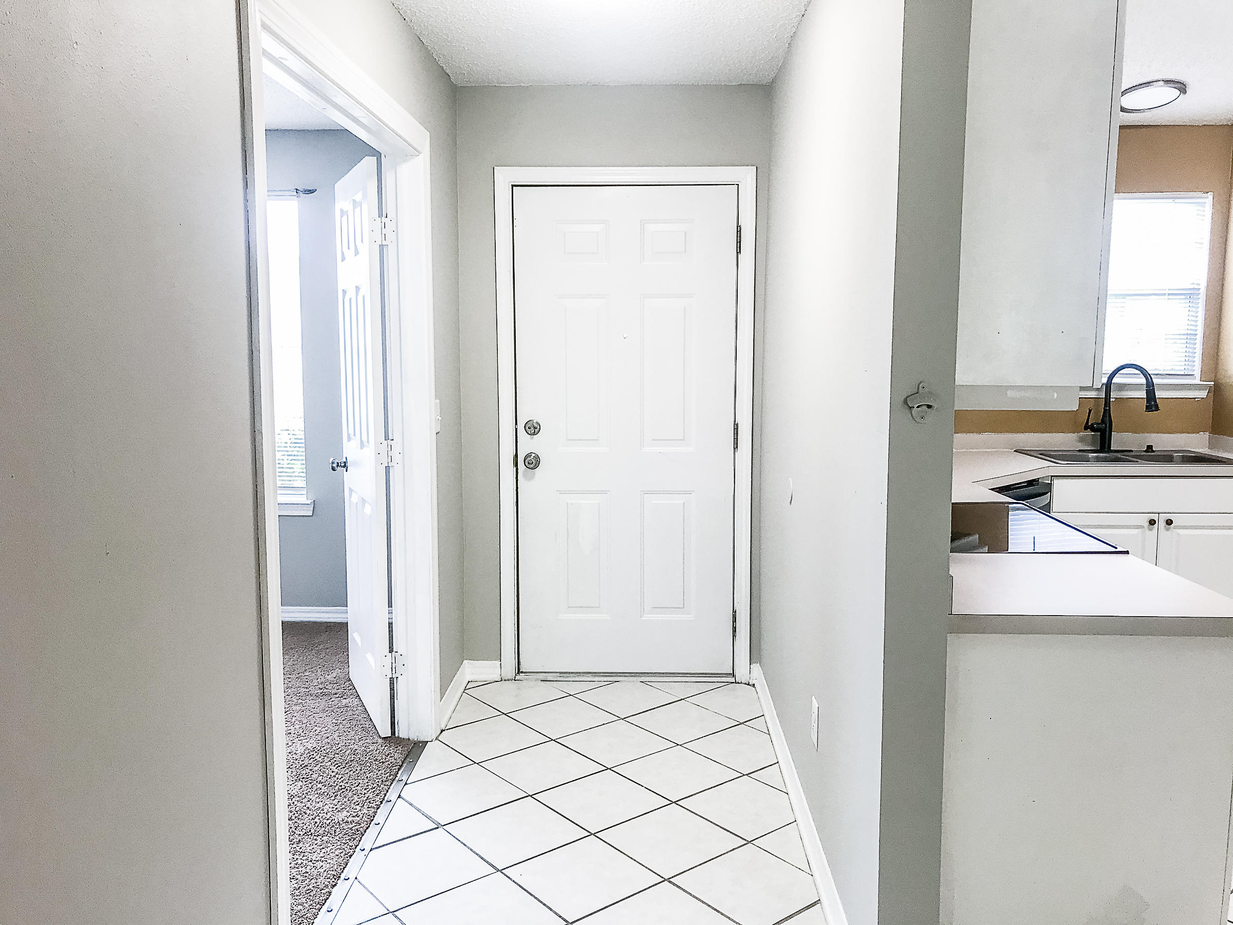 COUNTRYVIEW ESTATES 8TH ADDN - Residential Lease