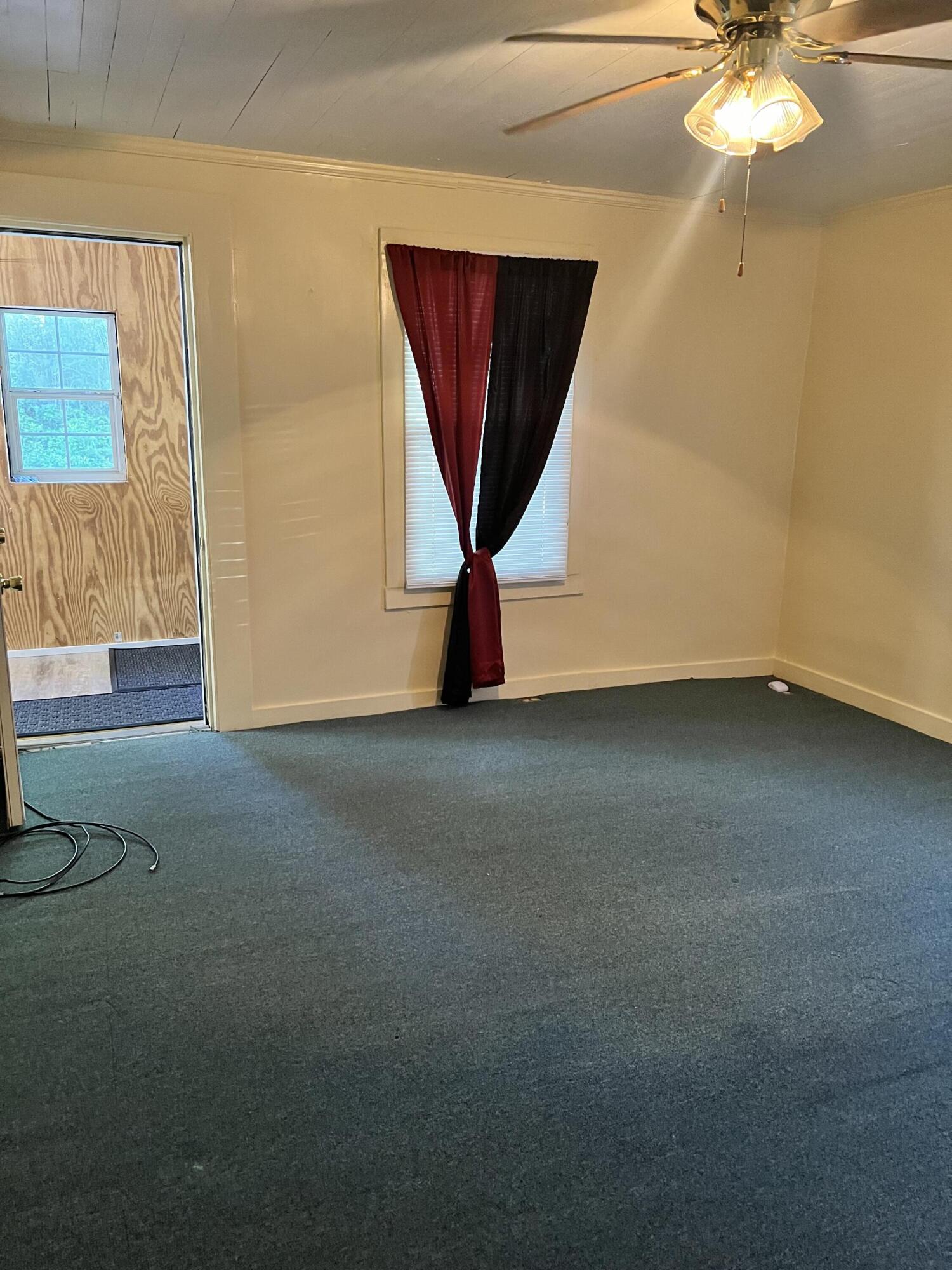 CRESTVIEW LOT 2 BLK 134 - Residential Lease