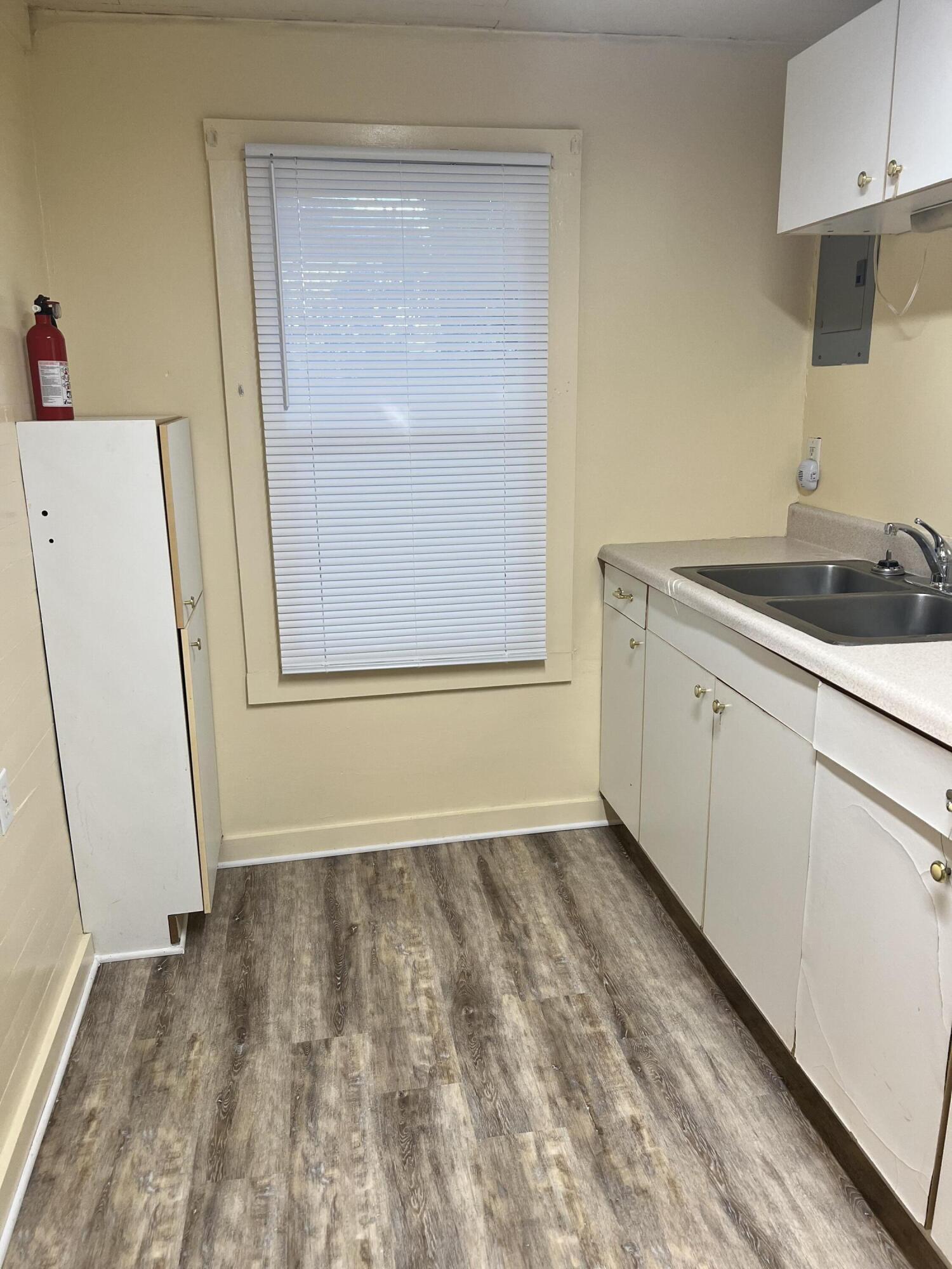 CRESTVIEW LOT 2 BLK 134 - Residential Lease