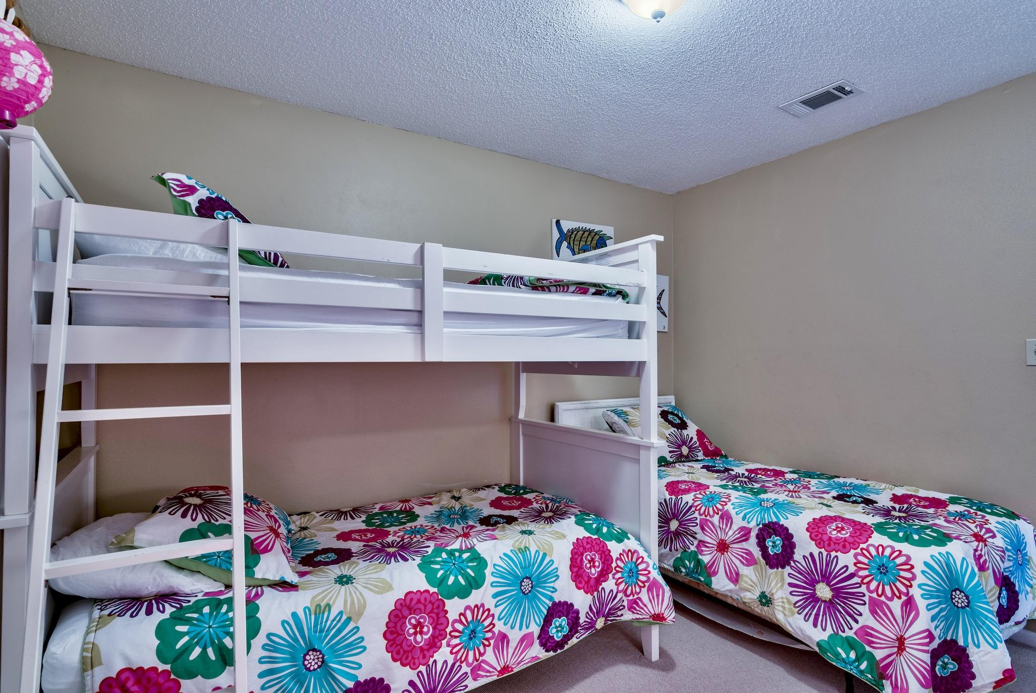 BEACHWOOD VILLAS CONDO - Residential