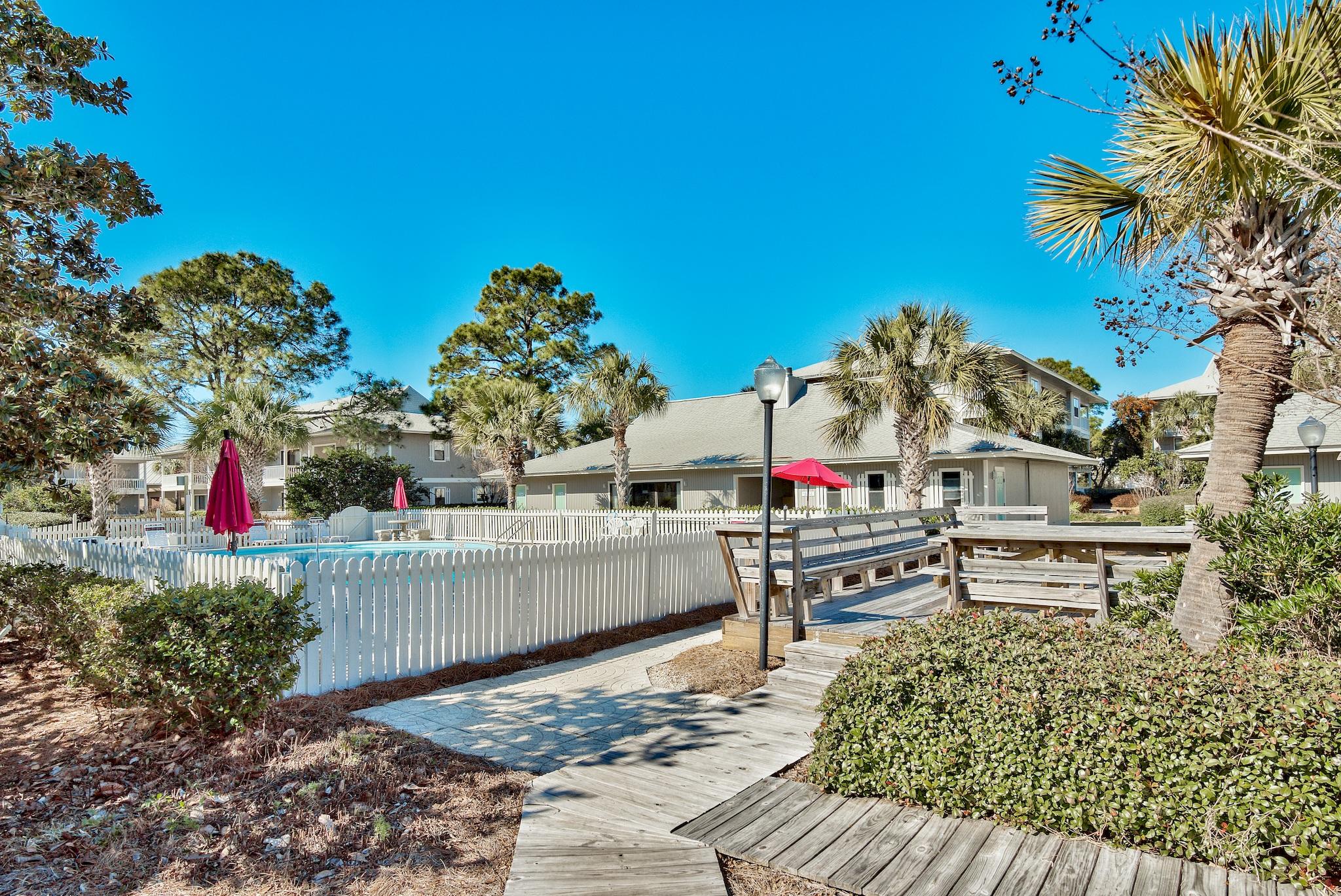 BEACHWOOD VILLAS CONDO - Residential