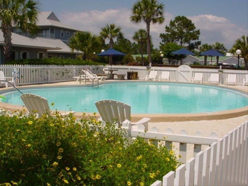 BEACHWOOD VILLAS CONDO - Residential