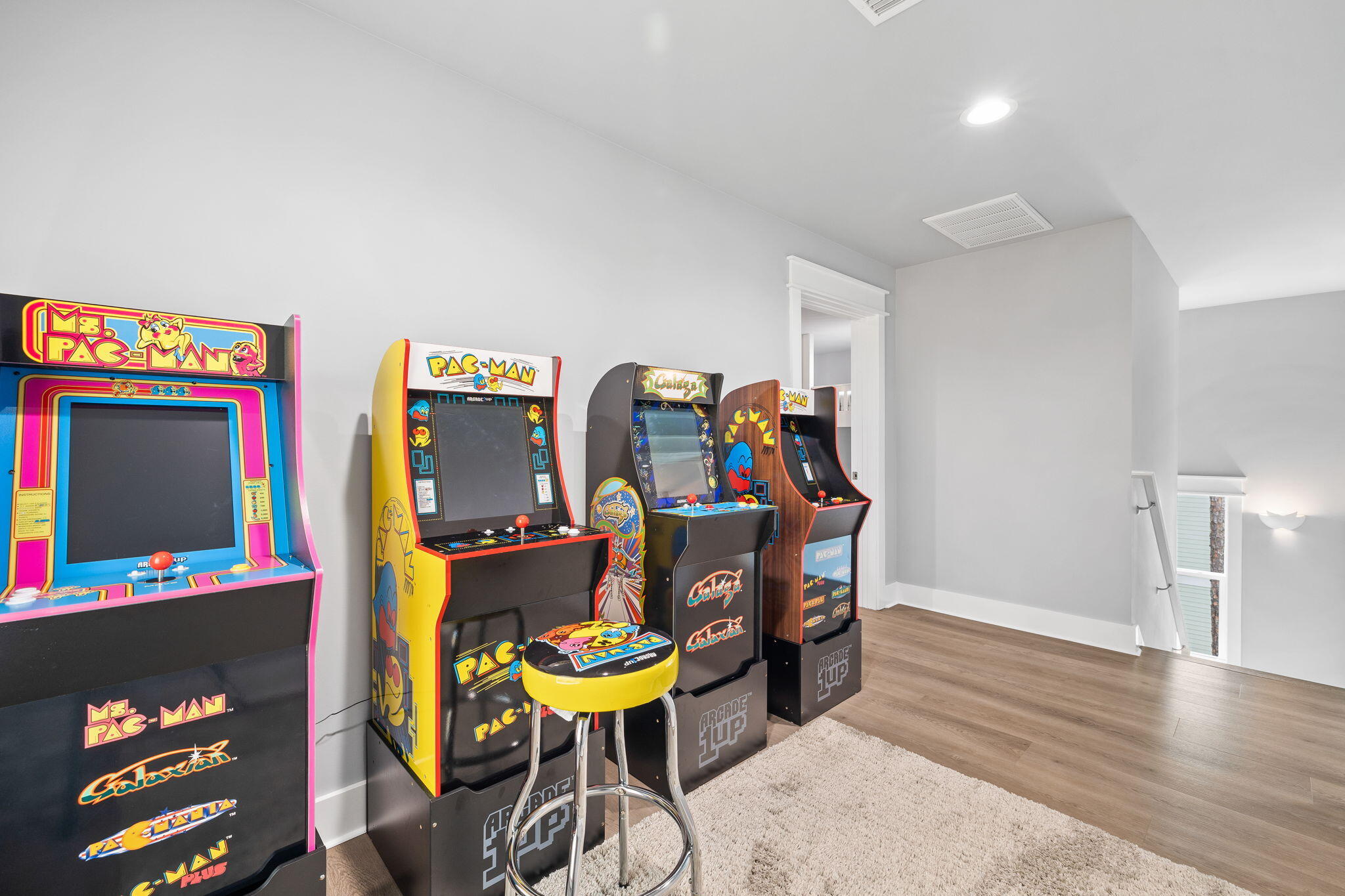 TREETOP VILLAGE - Residential