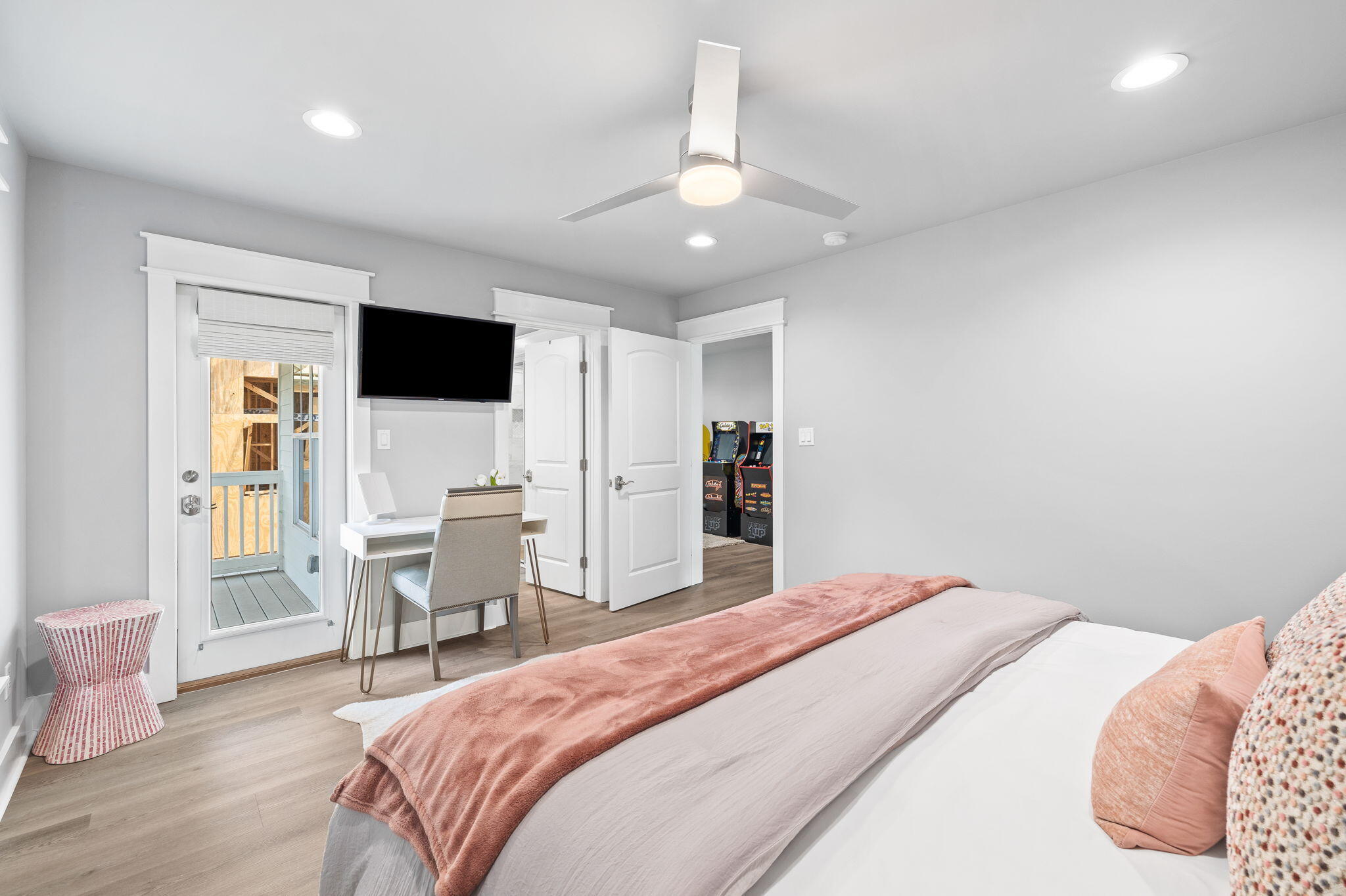 TREETOP VILLAGE - Residential