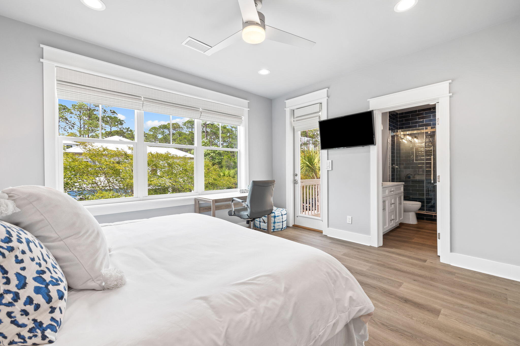 TREETOP VILLAGE - Residential