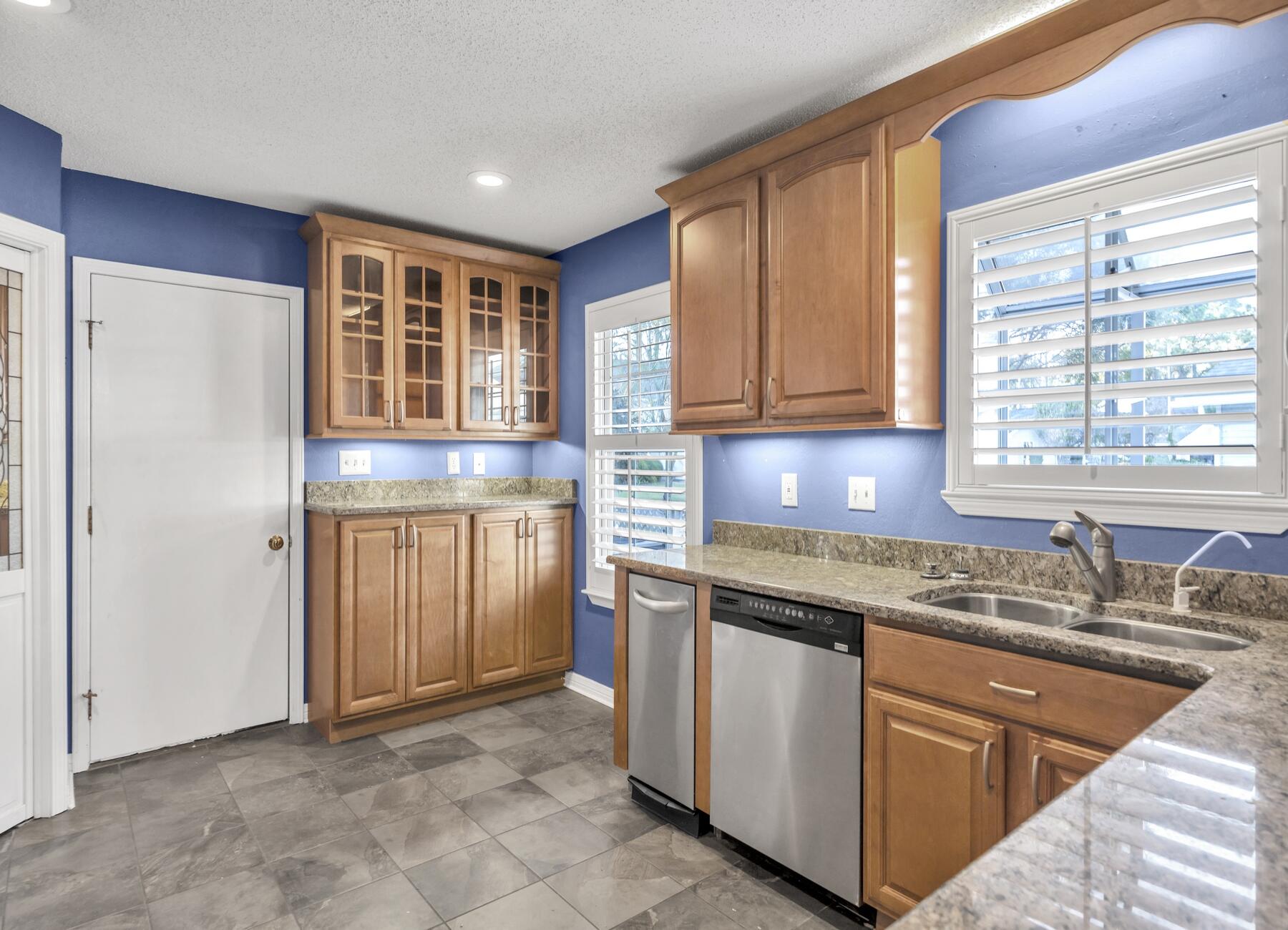 EMERALD GARDENS - Residential