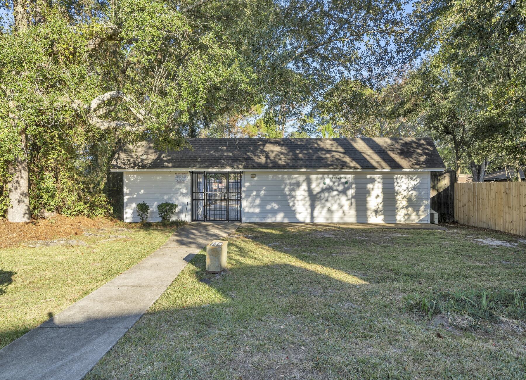 EMERALD GARDENS - Residential