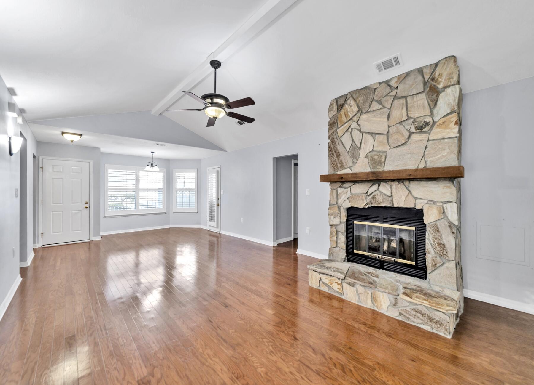 EMERALD GARDENS - Residential