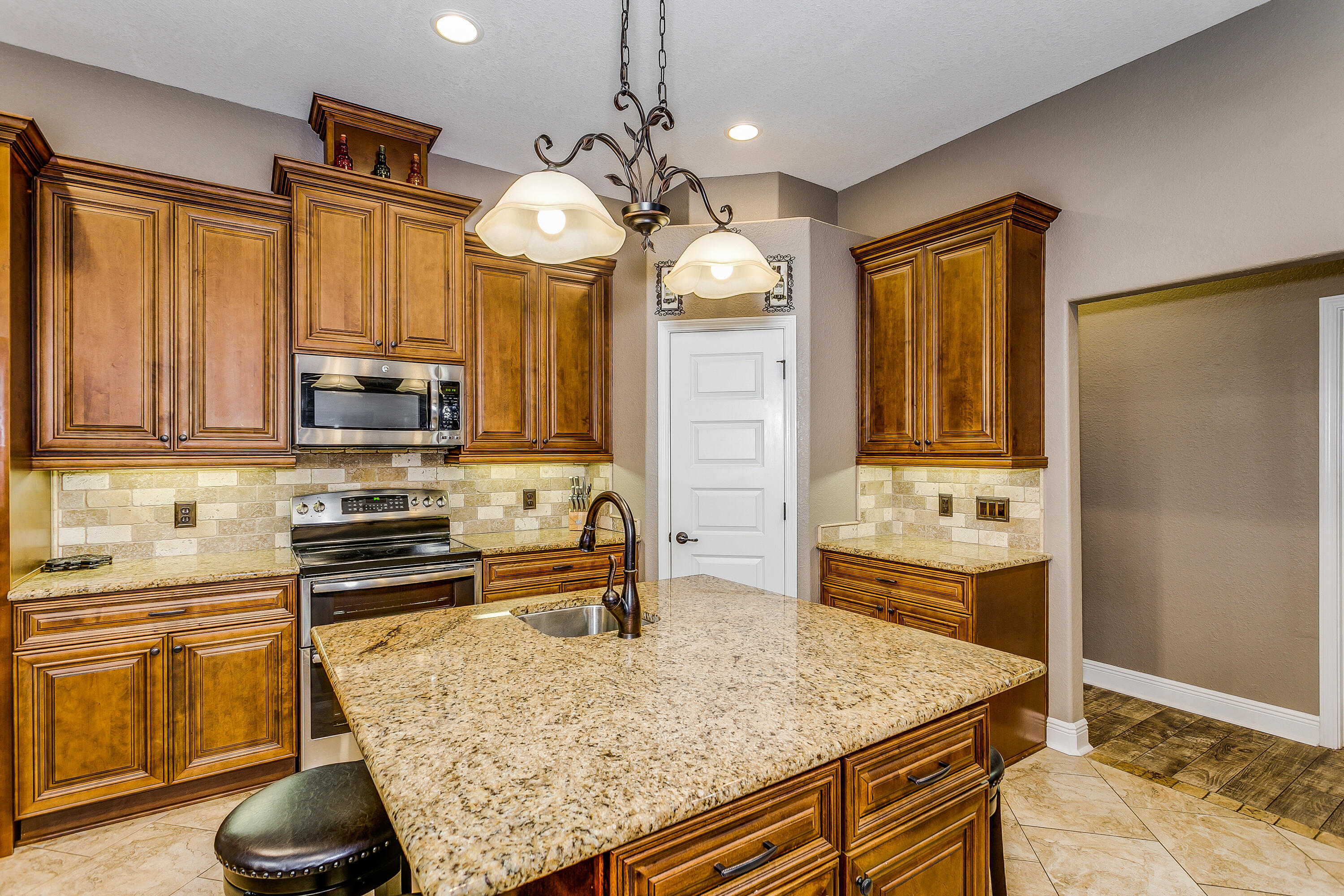 HOLLEY BY THE SEA - Residential