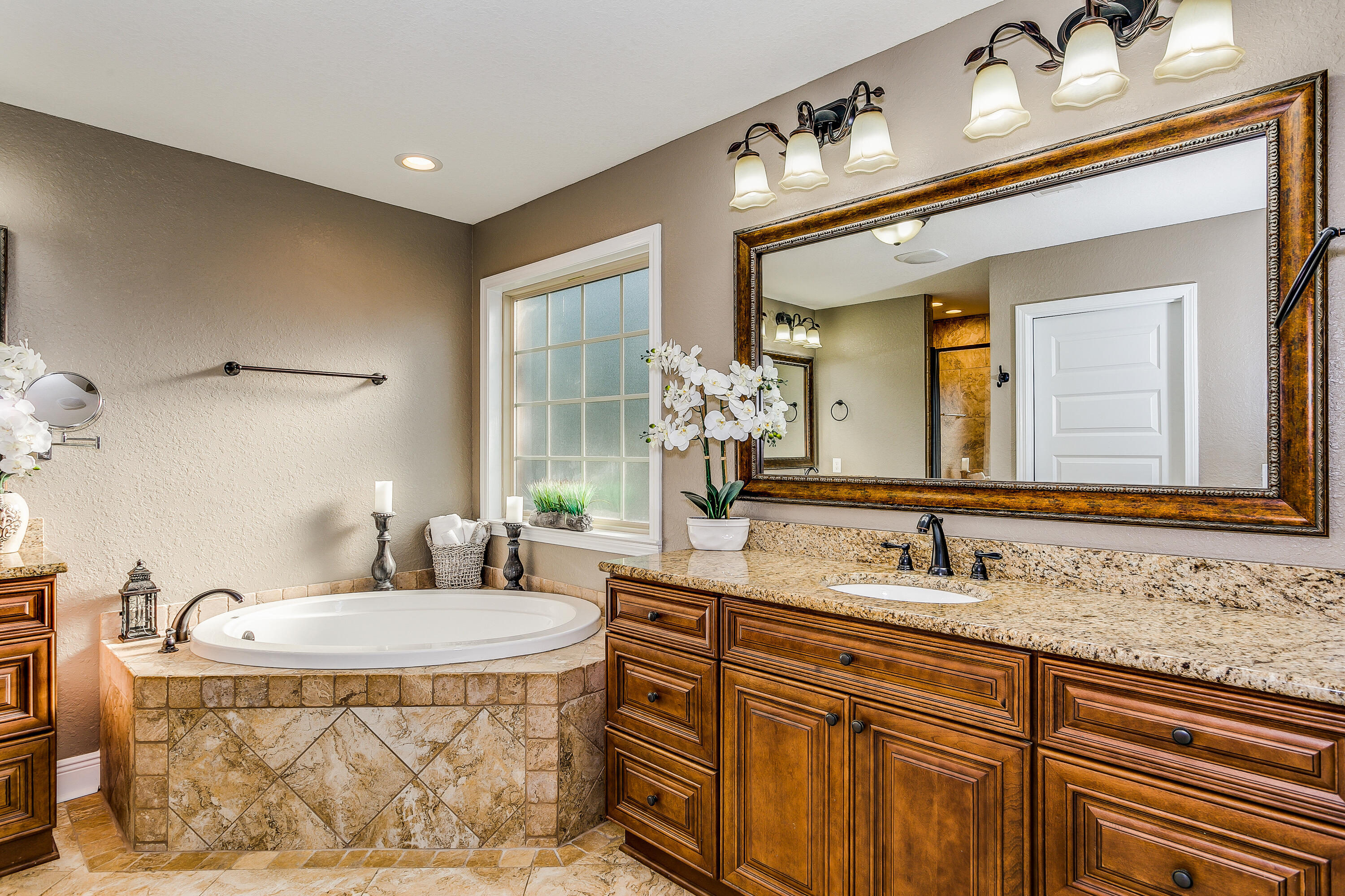 HOLLEY BY THE SEA - Residential