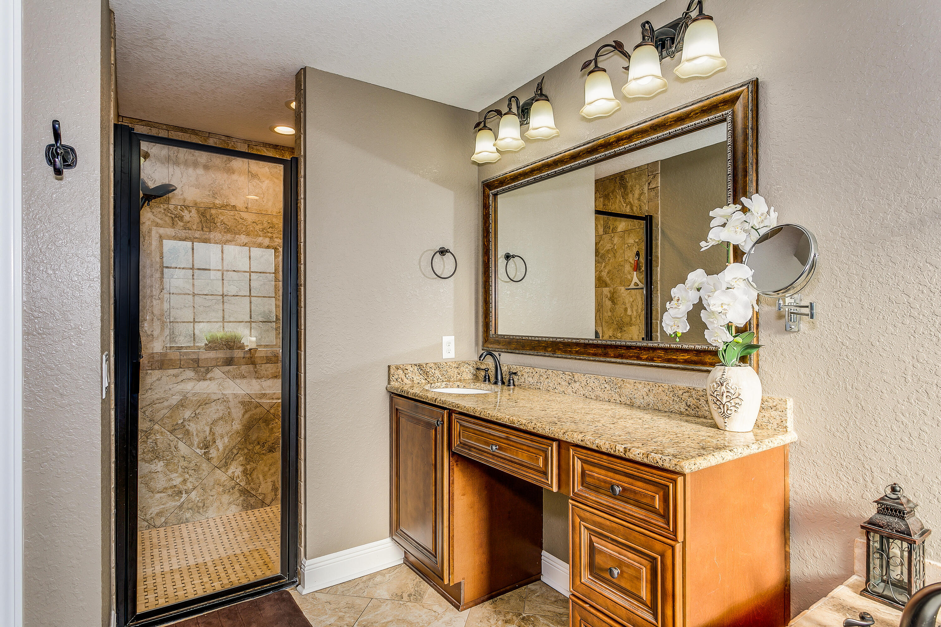 HOLLEY BY THE SEA - Residential