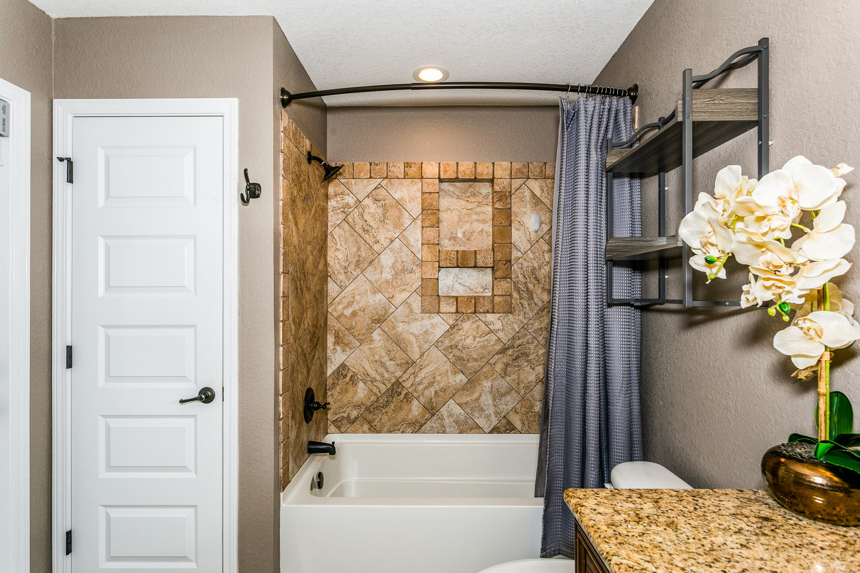 HOLLEY BY THE SEA - Residential